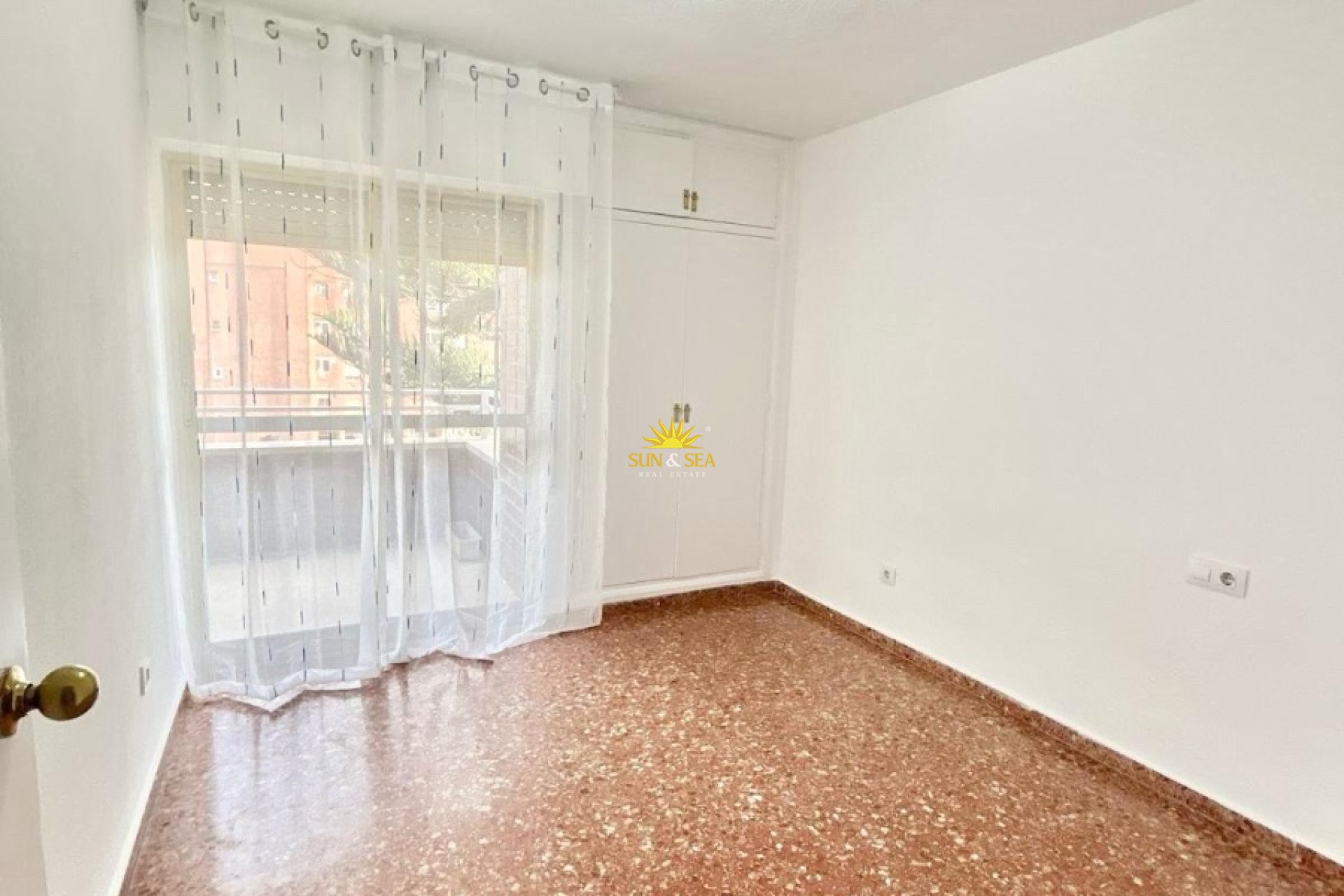 Langfristige Vermietung - Wohnung - 