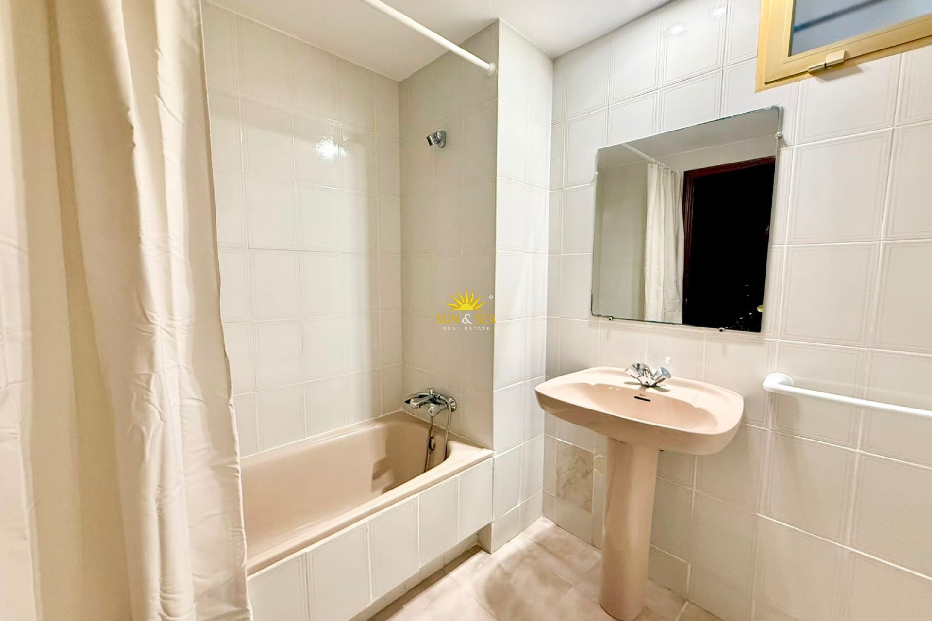 Location à long terme - Appartement - Alicante (Alacant)