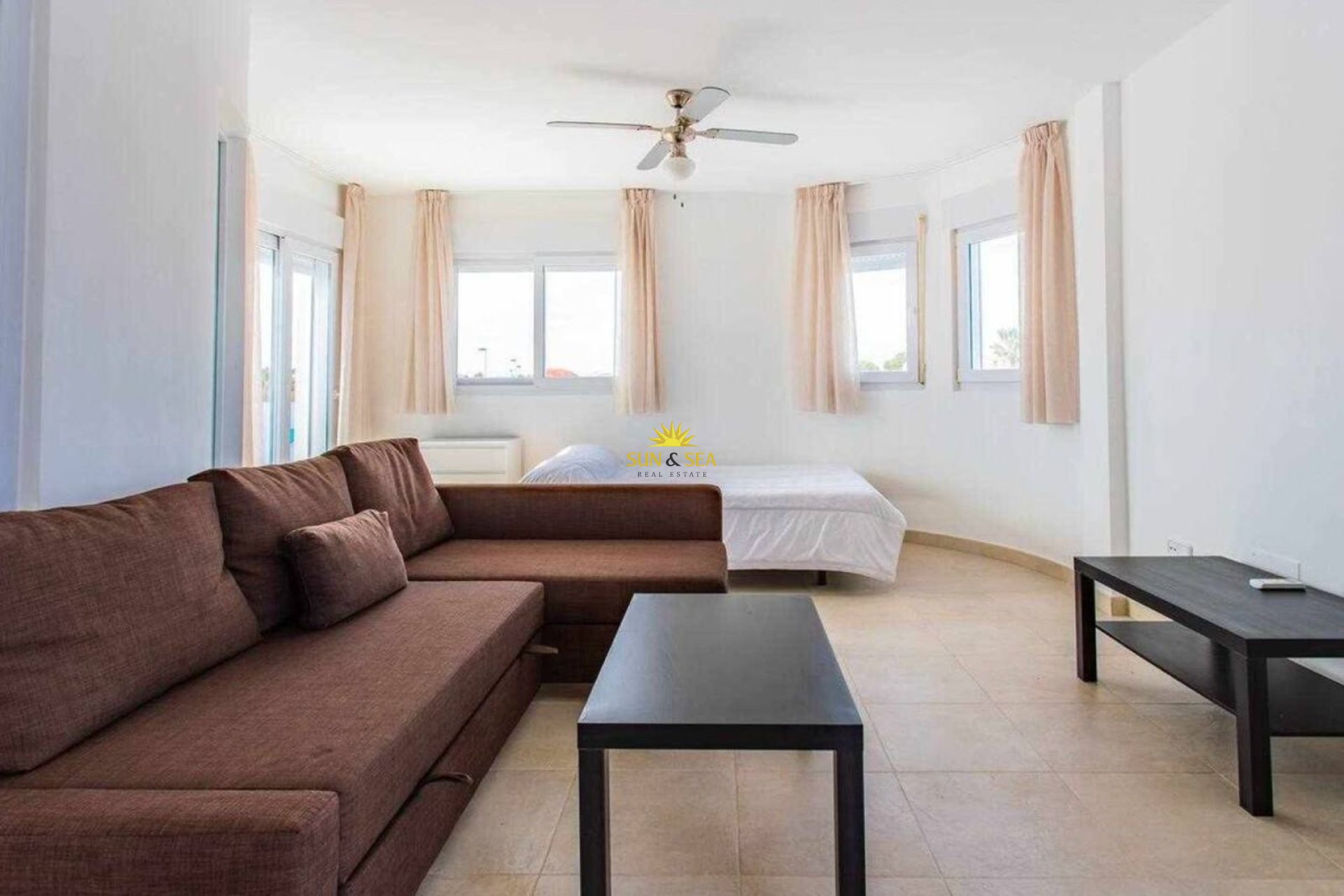 Location à long terme - Villa - La Manga del Mar Menor - Zona Urbanización Veneziola Golf