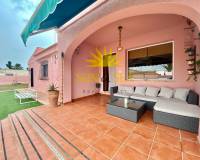 Location courte durée - Villa - Torrevieja - Los Balcones - Los Altos del Edén