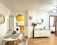 Location longue durée - Appartement - Torrevieja - Acequion