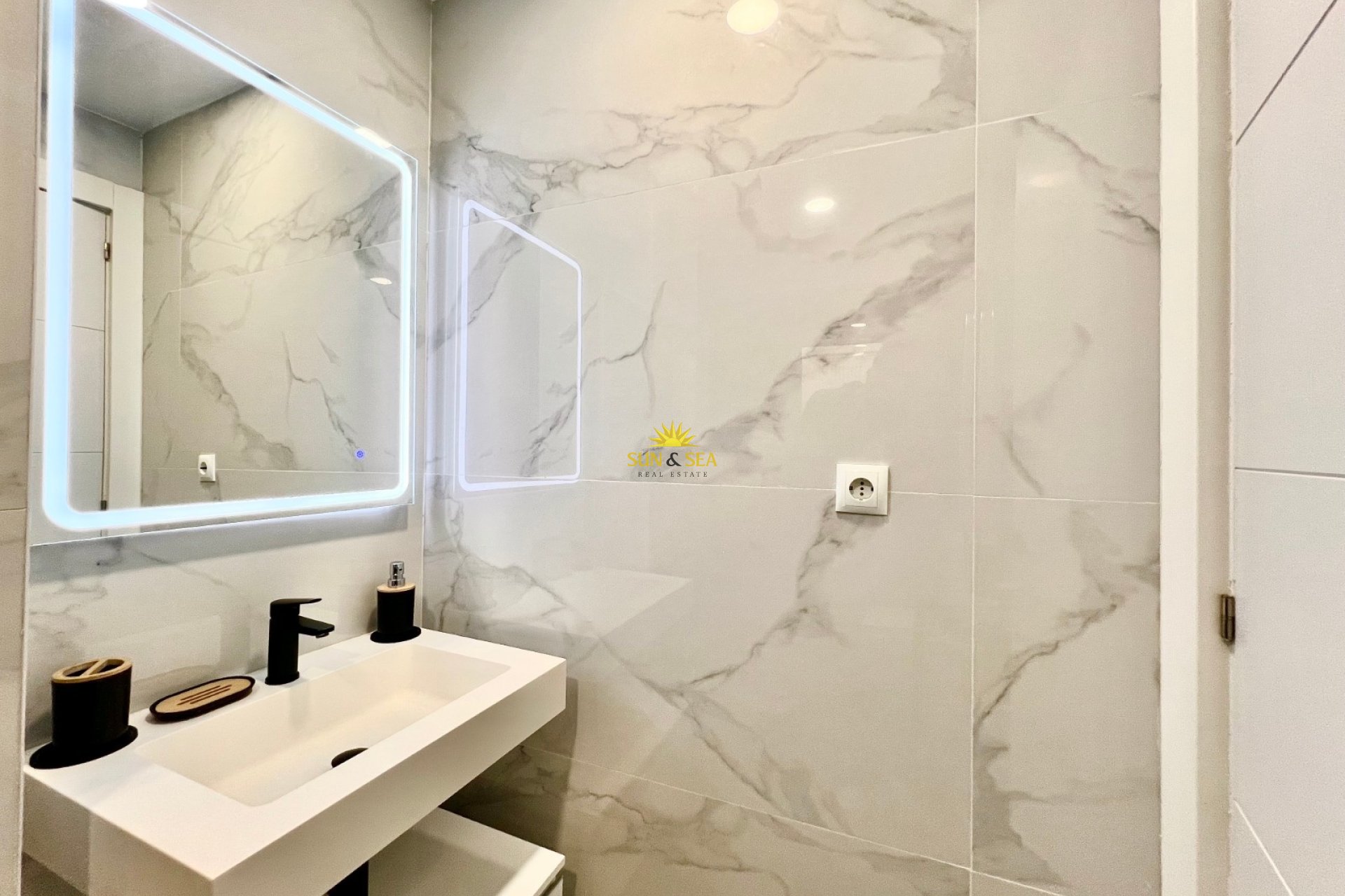 Long Term Rental - Apartment - Torrevieja - Los Locos