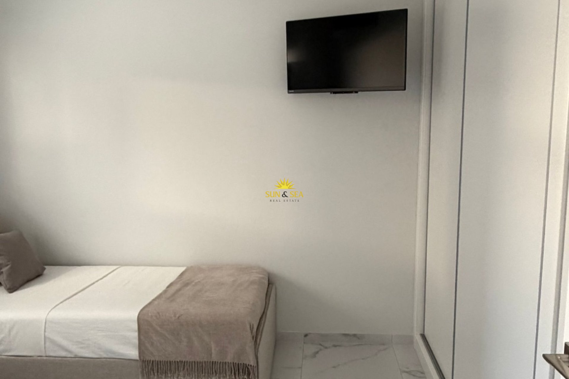 Long Term Rental - Apartment - Torrevieja - Urb. Jardín del Mar