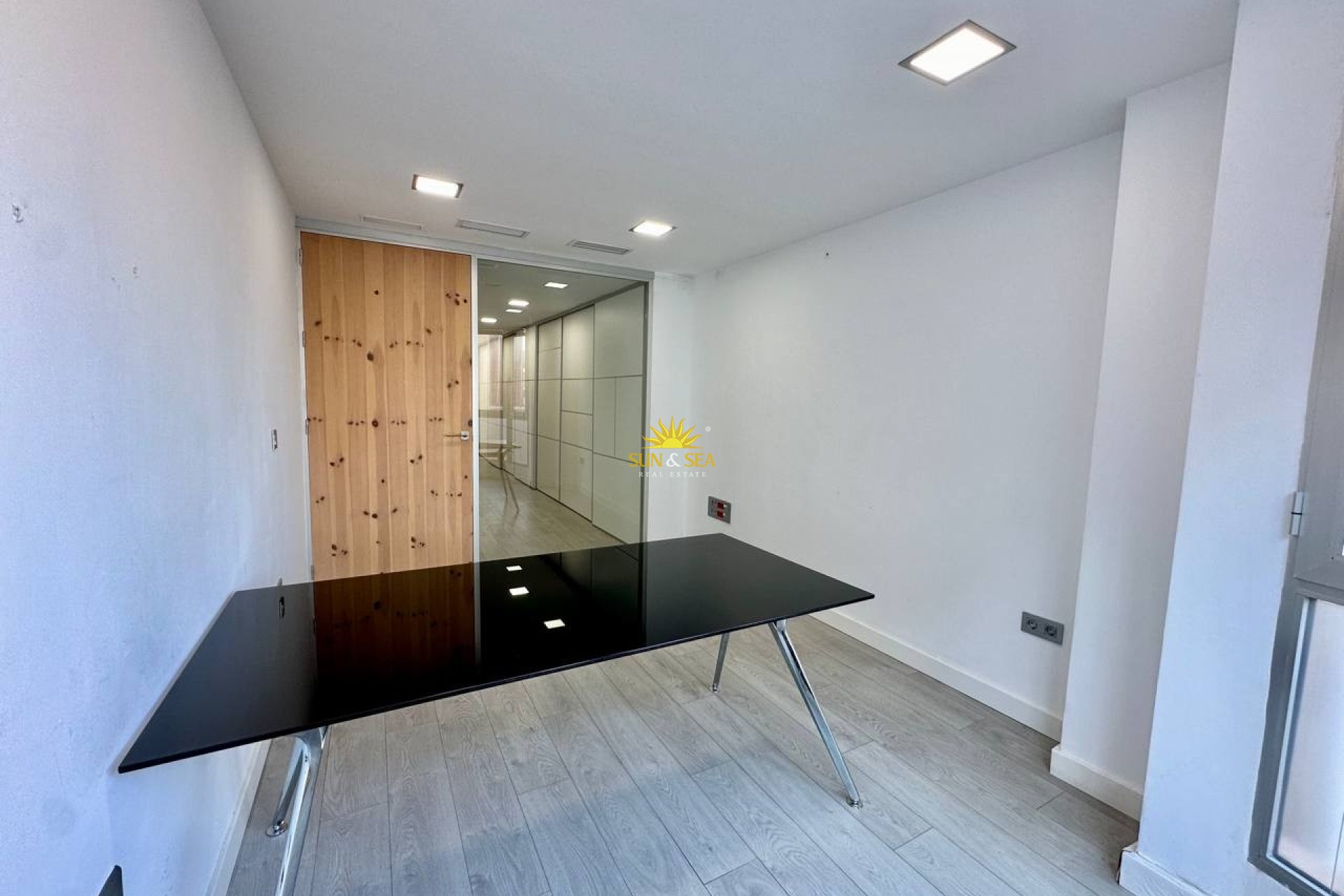 Long Term Rental - Commercial - Torrevieja - Centro