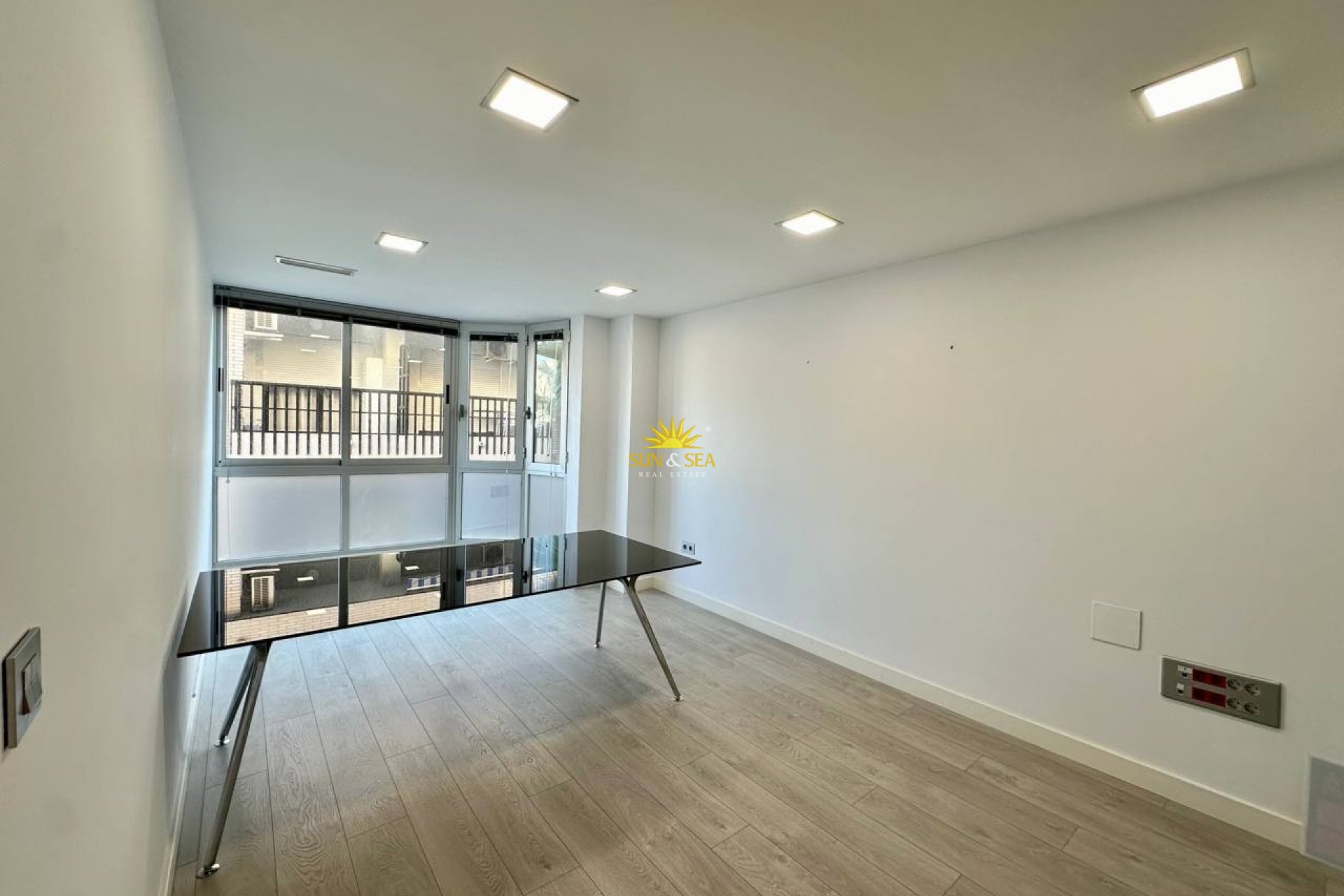Long Term Rental - Commercial - Torrevieja - Centro