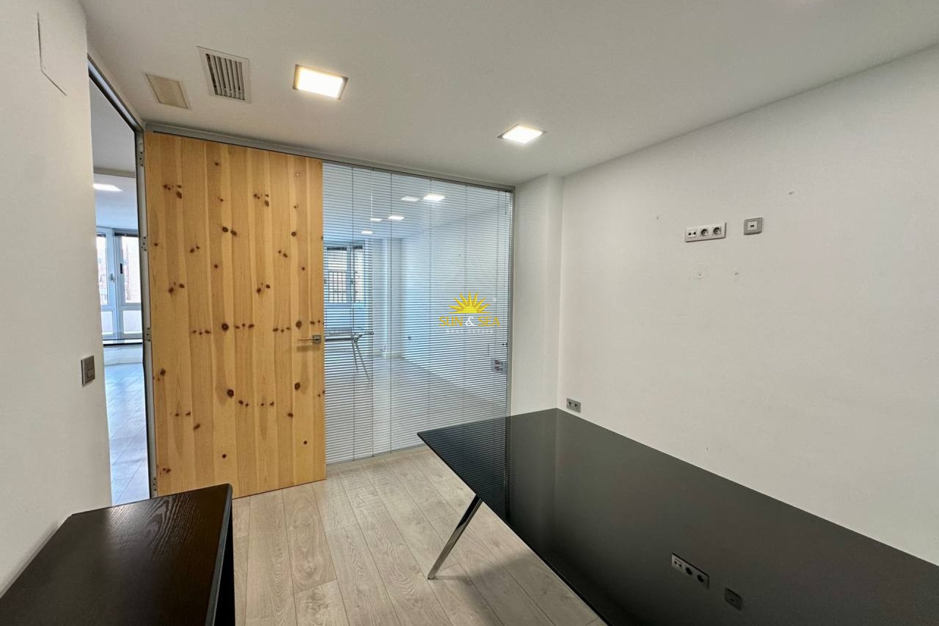 Long Term Rental - Commercial - Torrevieja - Centro