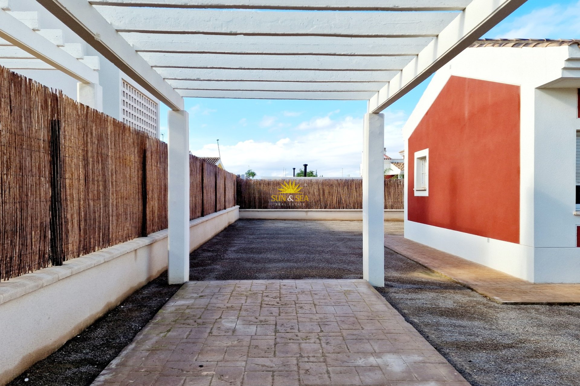 Neue Gebäude - detached - Purias