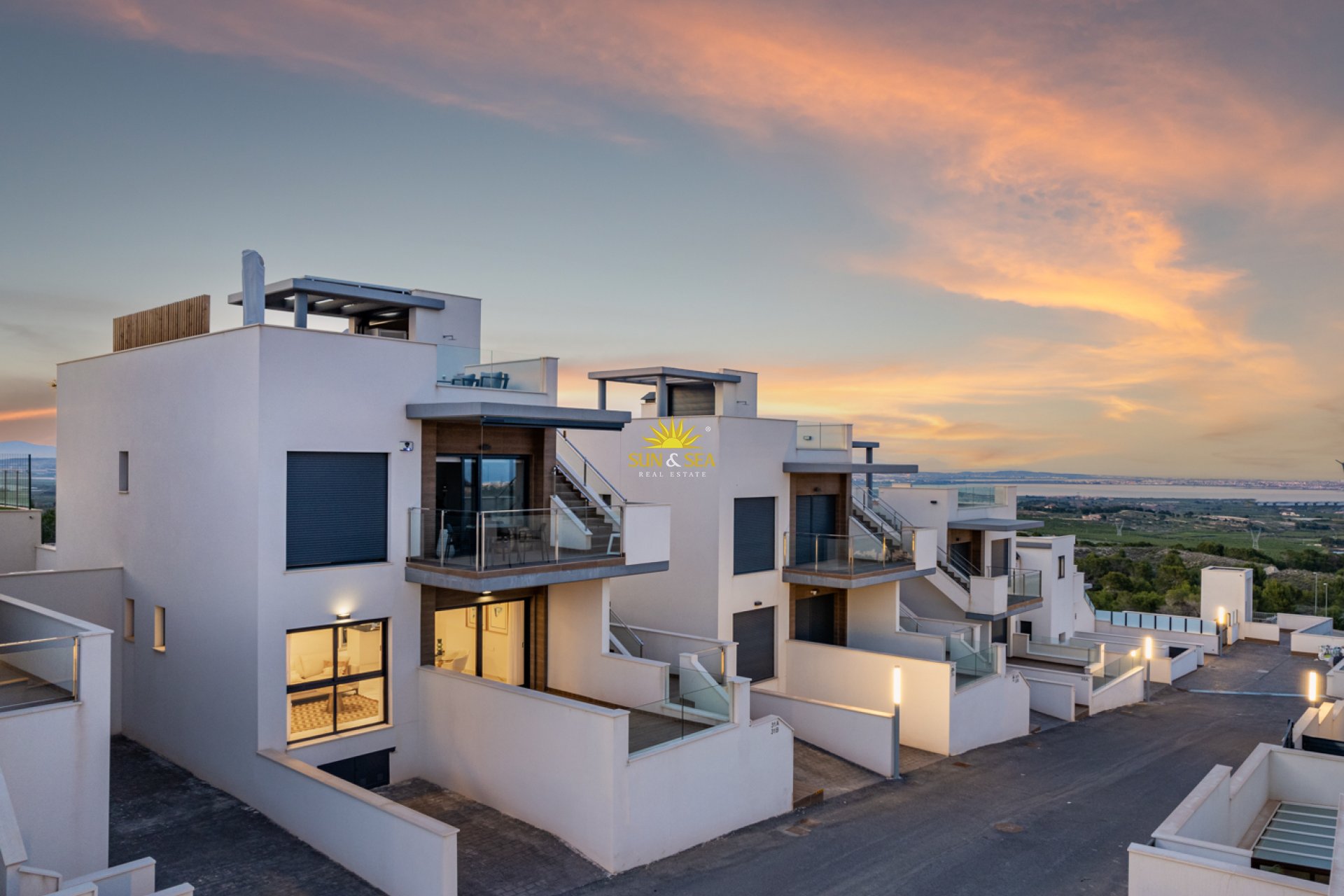 Neue Gebäude - high-bungalow - San Miguel de Salinas