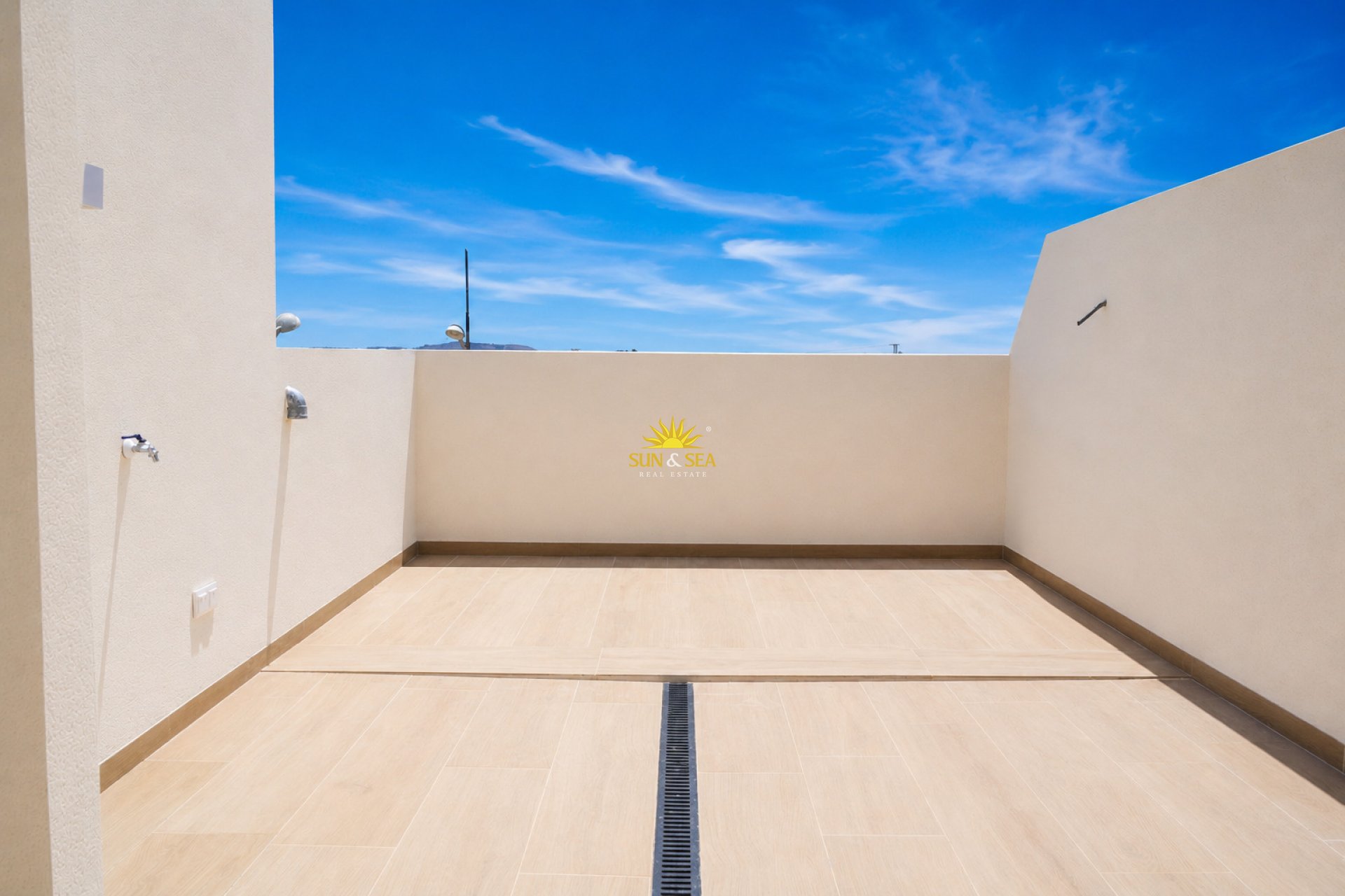 Neue Gebäude - terraced - Dolores