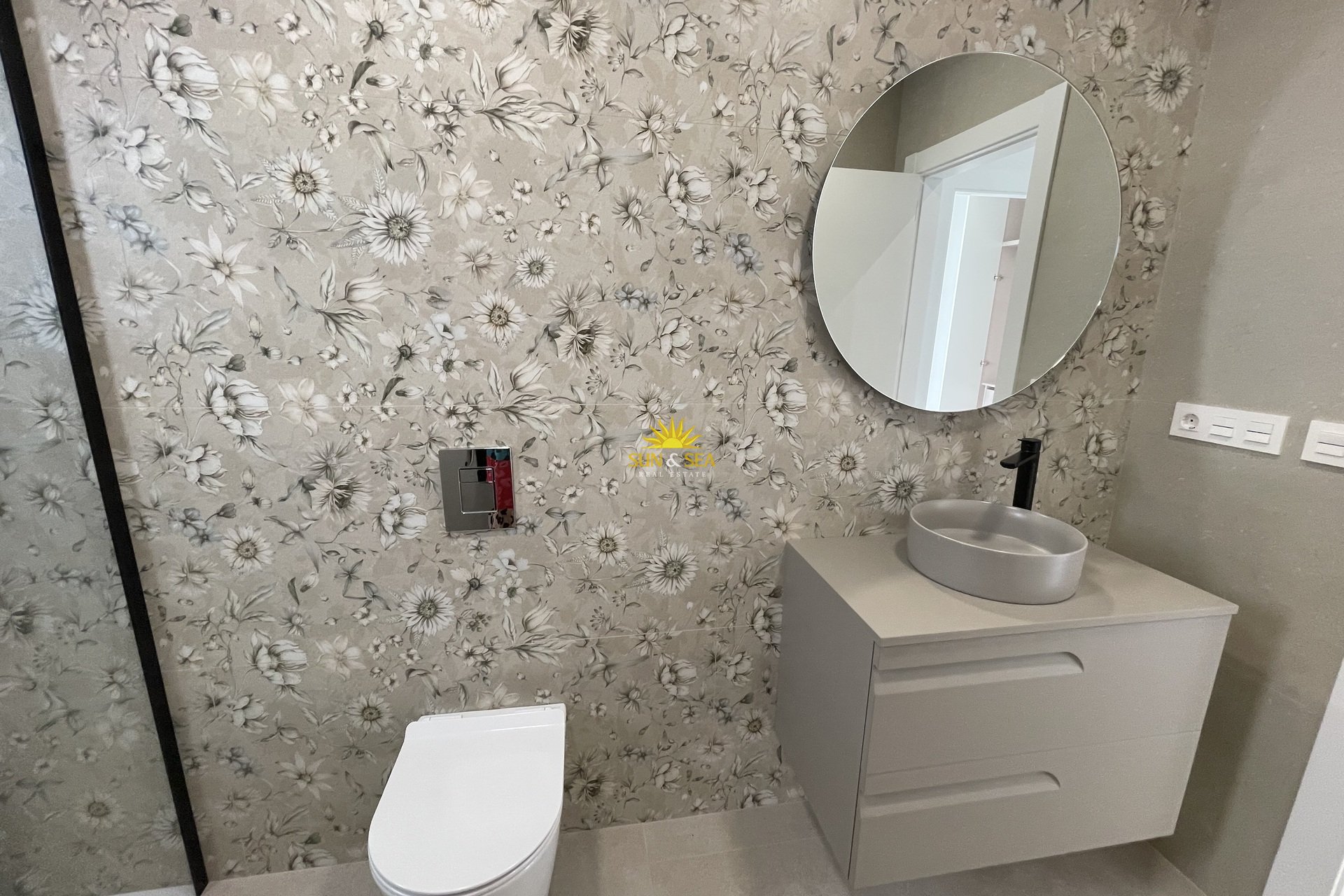 New Build - detached - Heredades