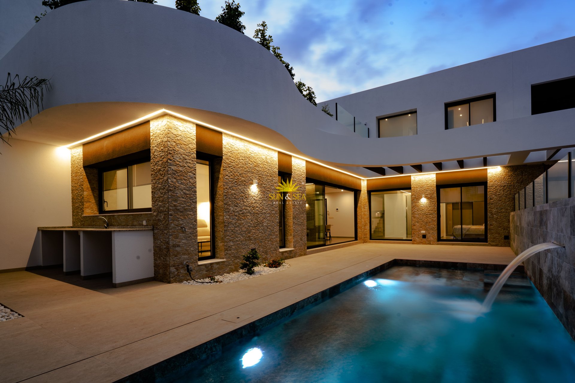 New Build - detached - Heredades