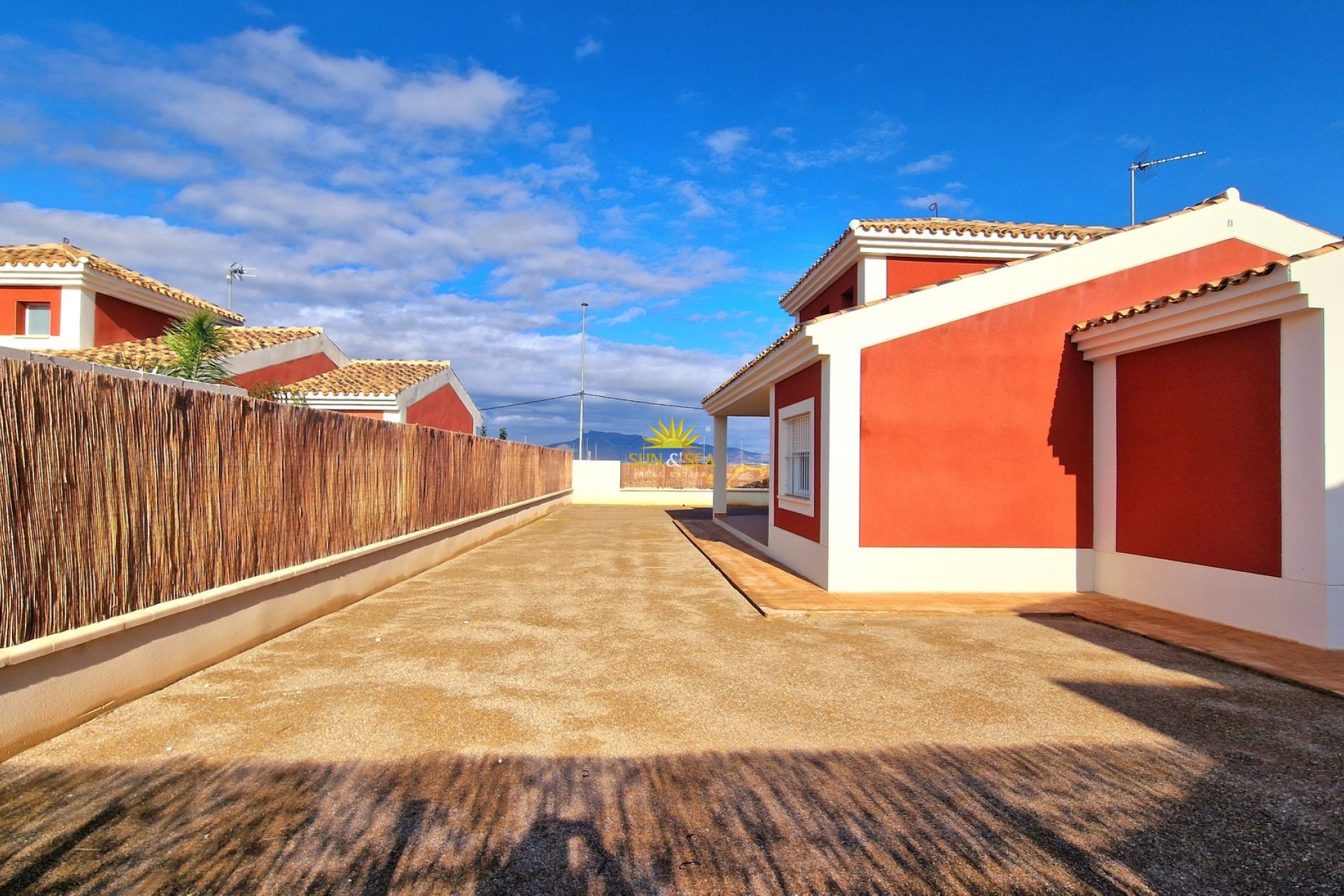 New Build - detached - Purias