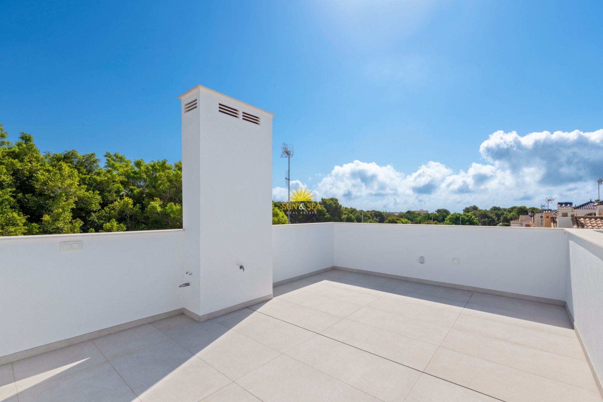Obra nueva - Chalet - Mil Palmeras