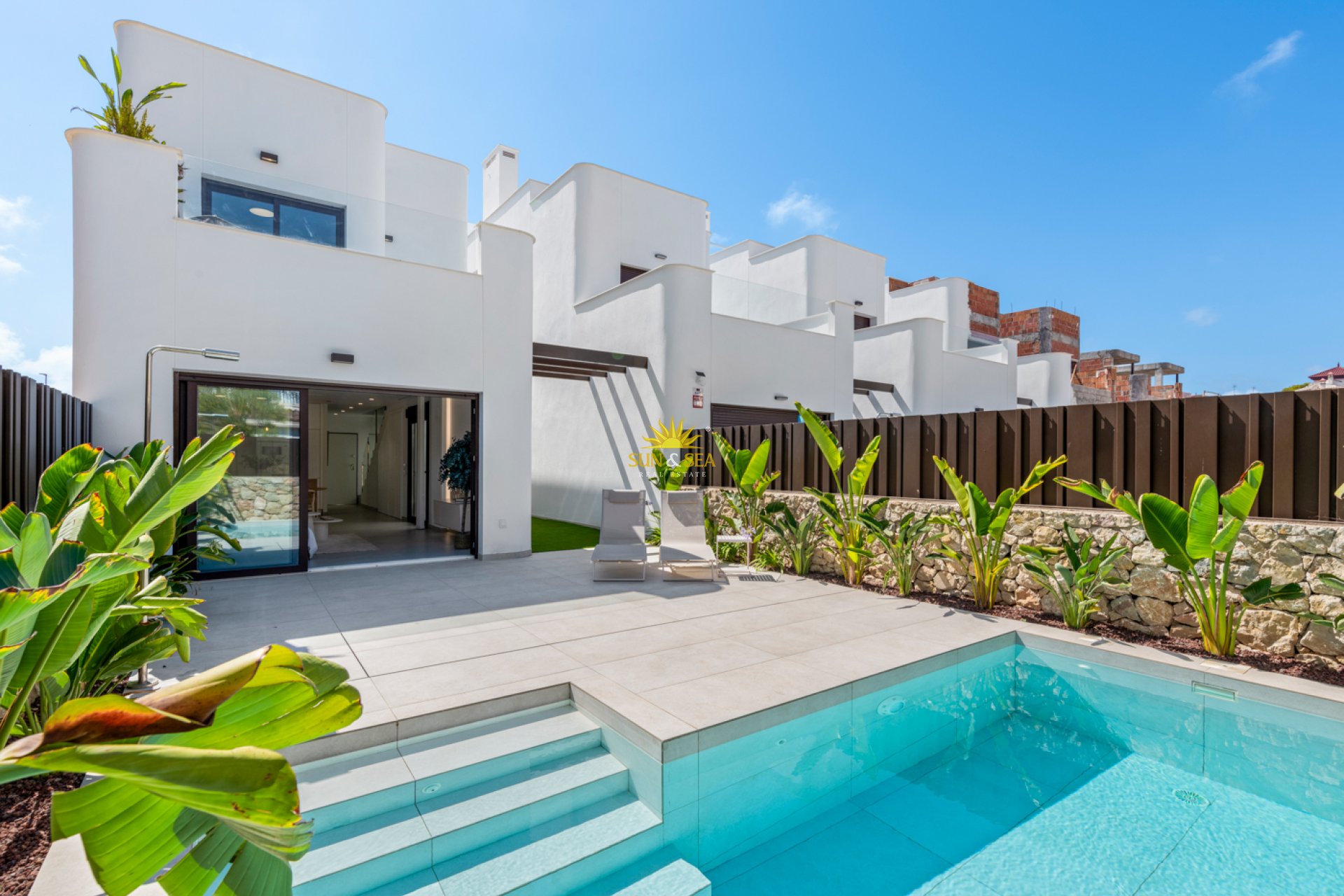 Obra nueva - Chalet - Mil Palmeras