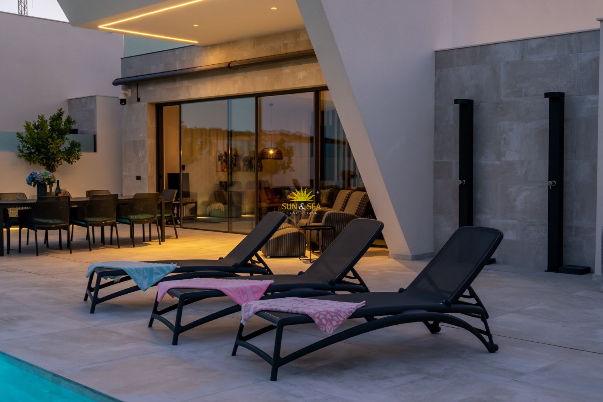 Obra nueva - Chalet - Rojales