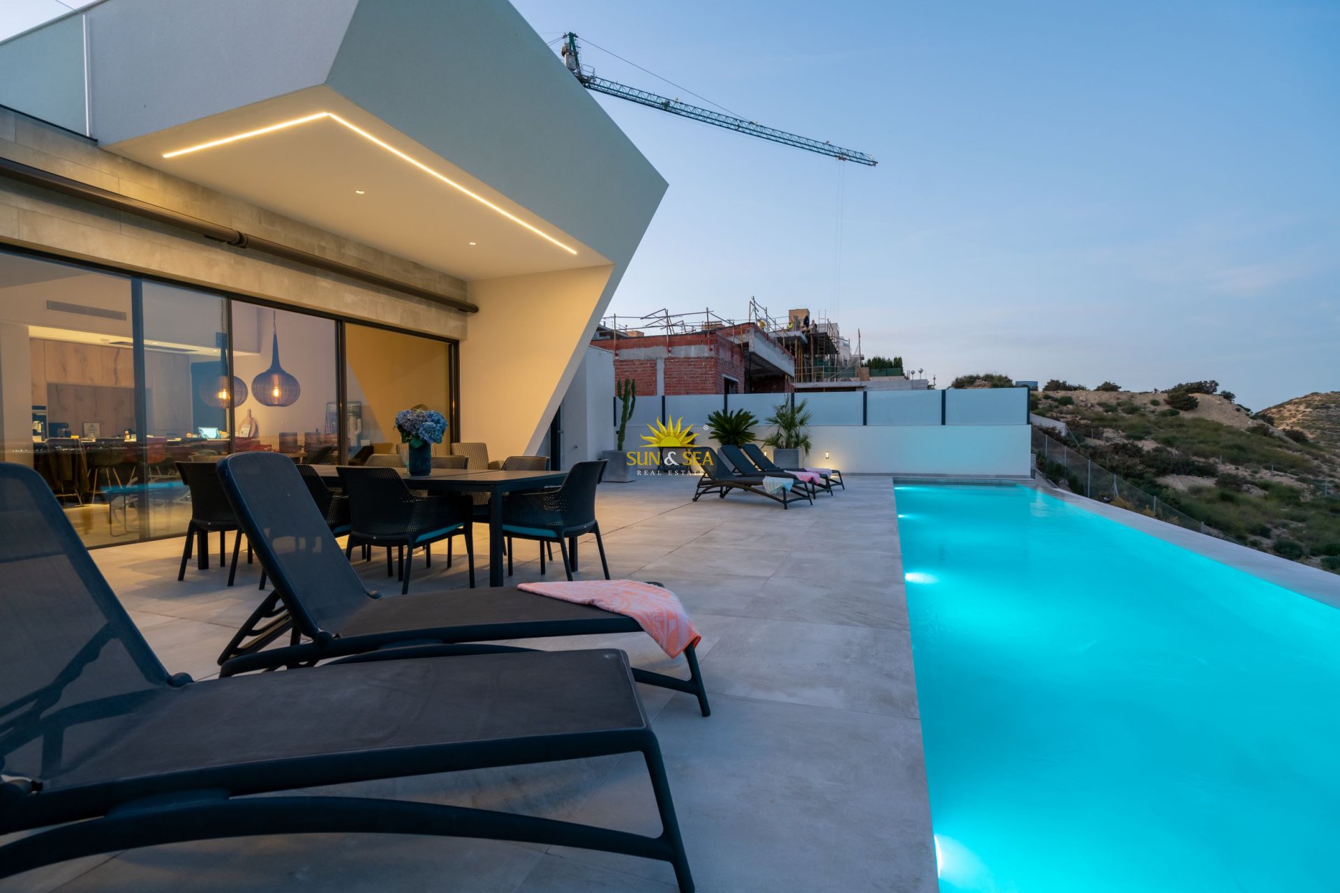 Obra nueva - Chalet - Rojales
