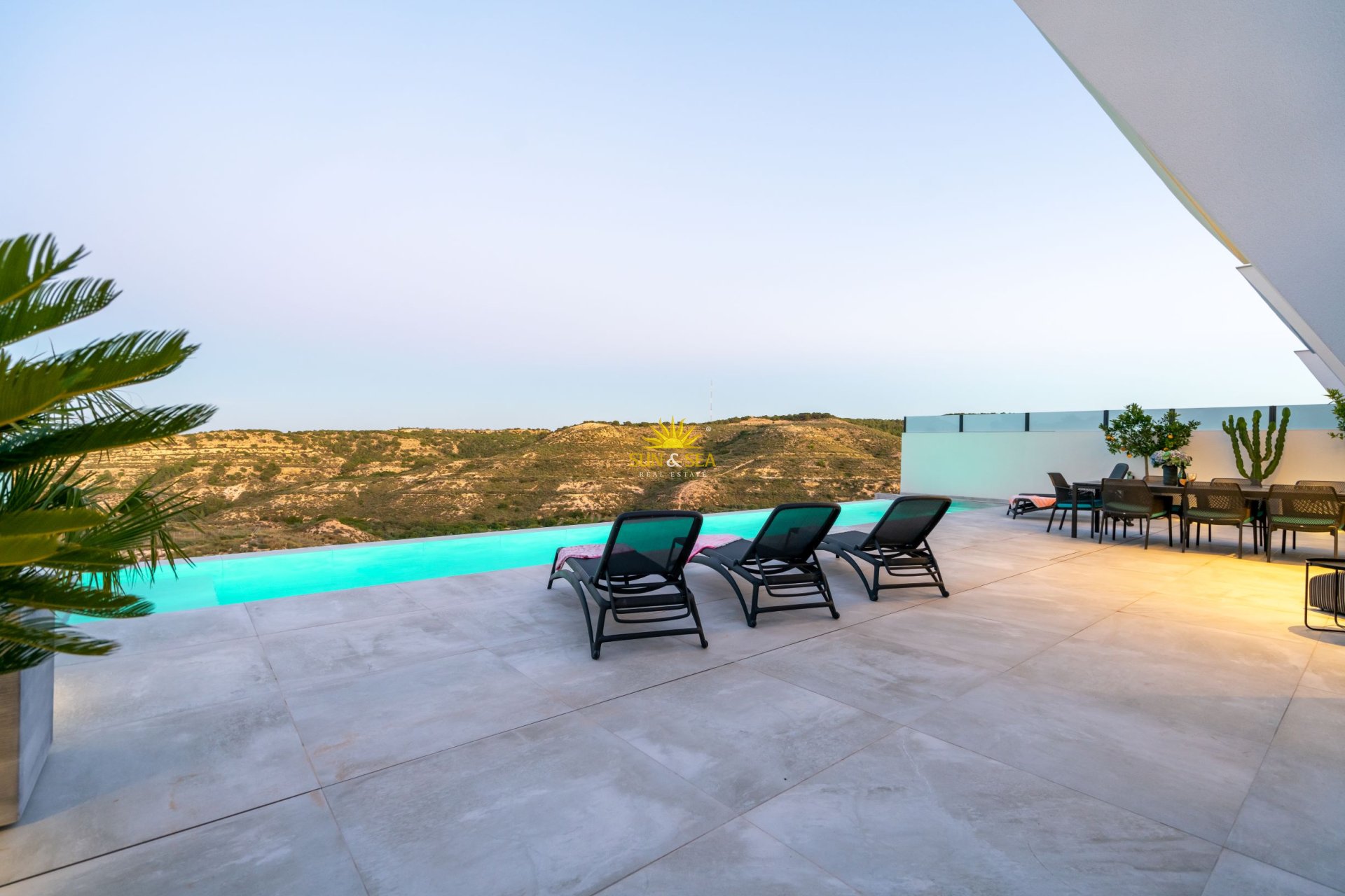 Obra nueva - Chalet - Rojales