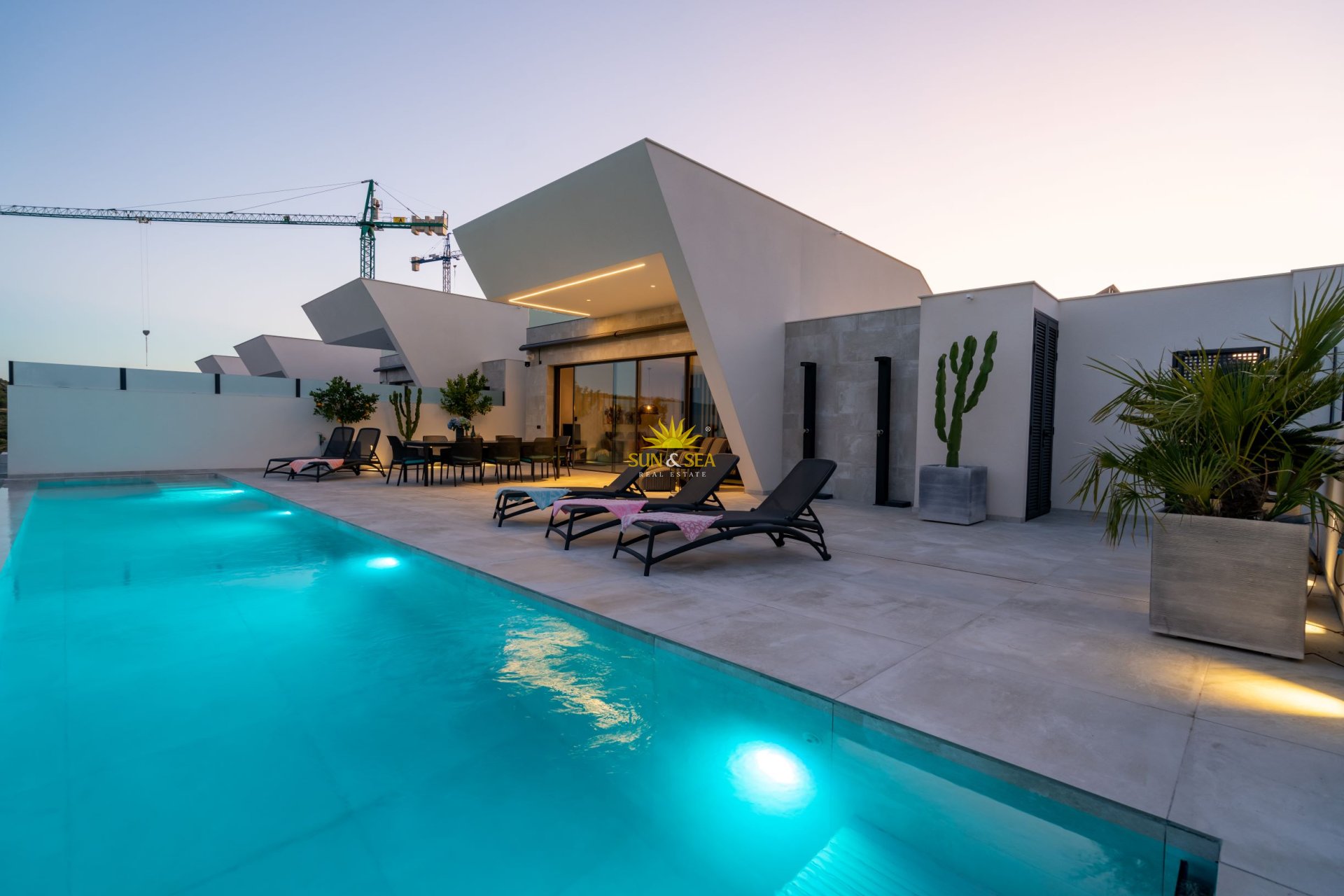 Obra nueva - Chalet - Rojales