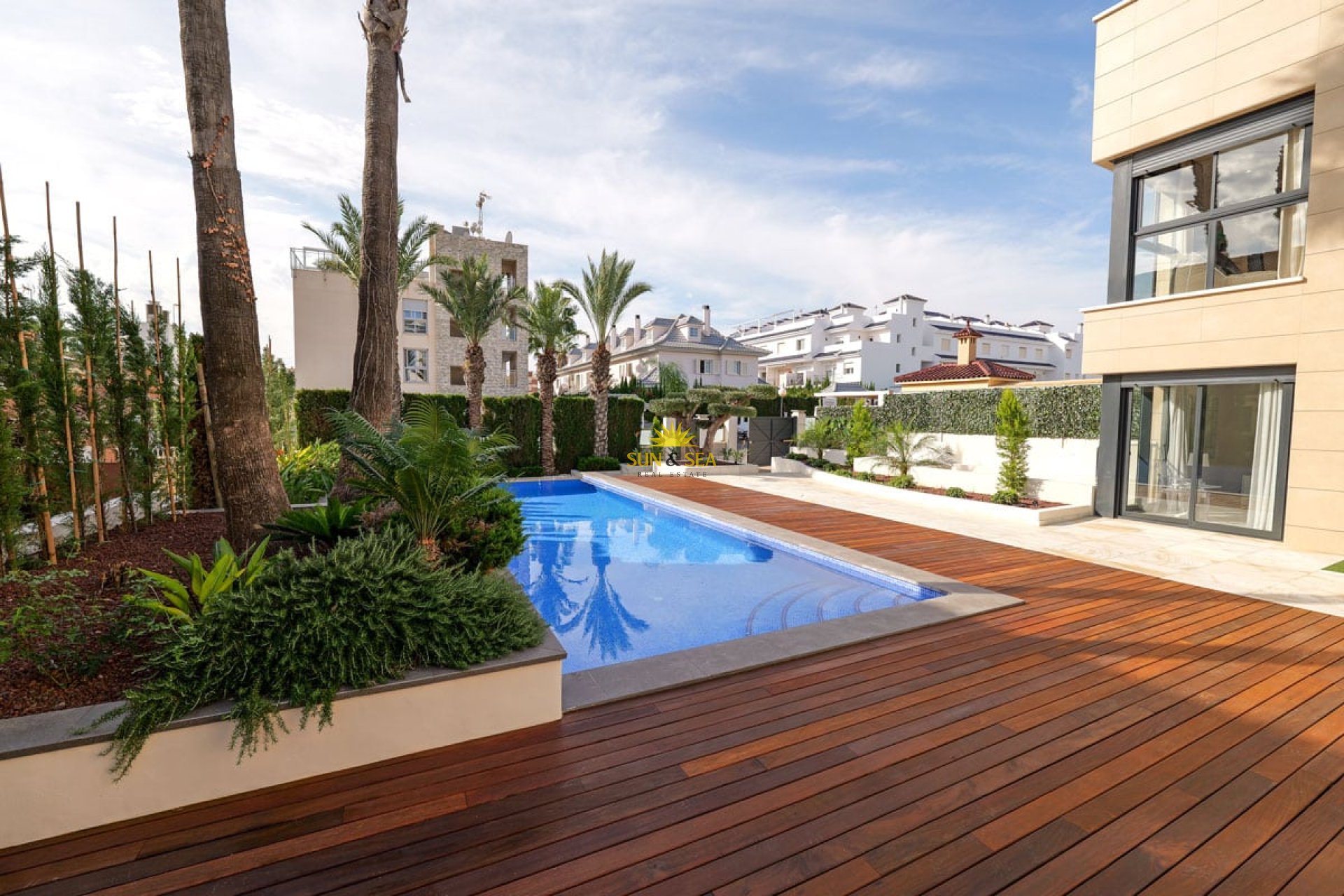 Obra nueva - Chalet -  - Torrevieja