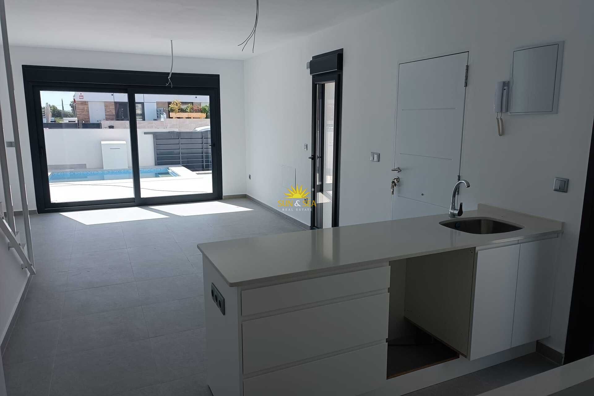 Obra nueva - detached - Daya Nueva
