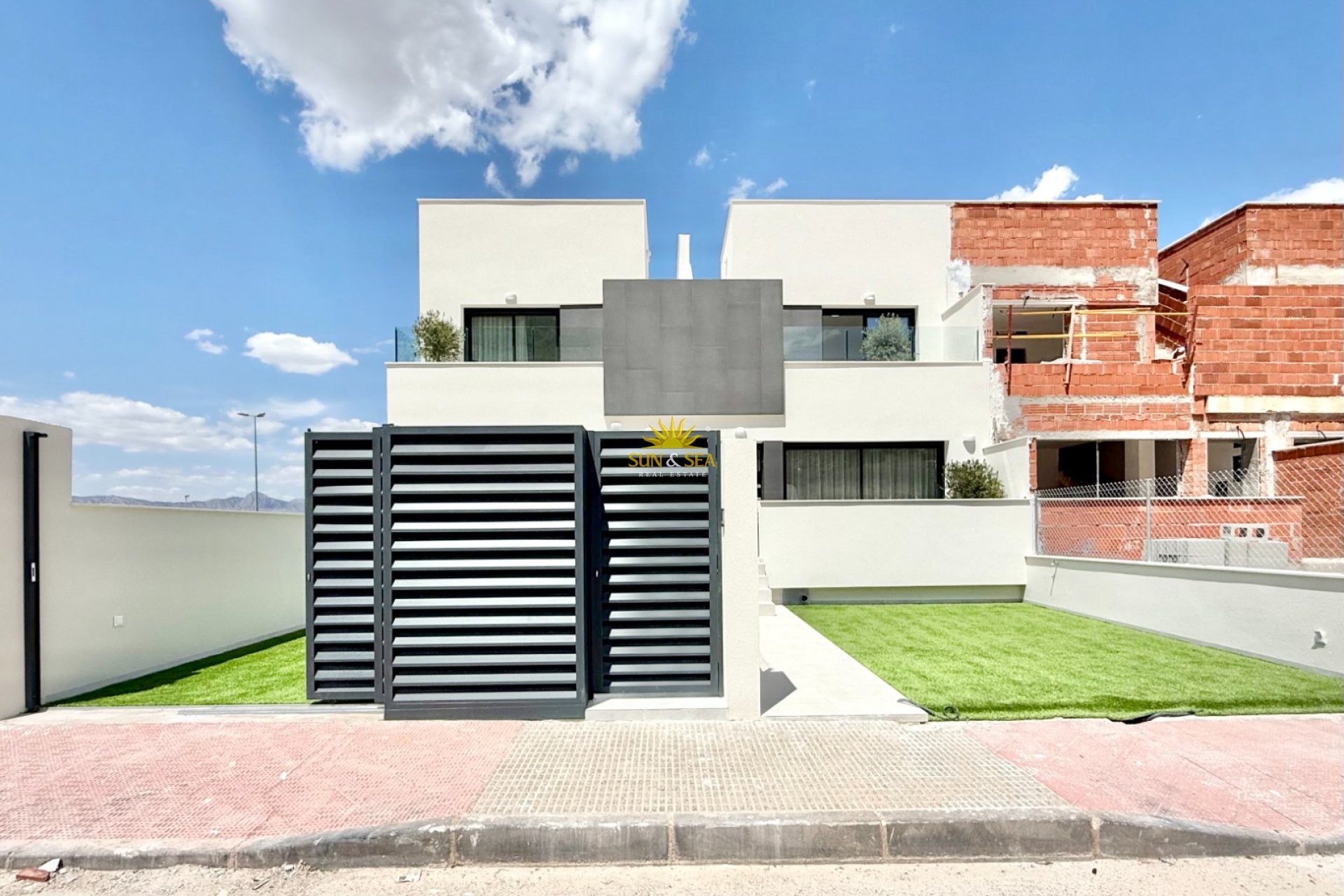 Obra nueva - low-bungalow - Cox