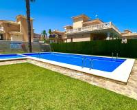 Перепродажа - Villa - Orihuela Costa - La Florida