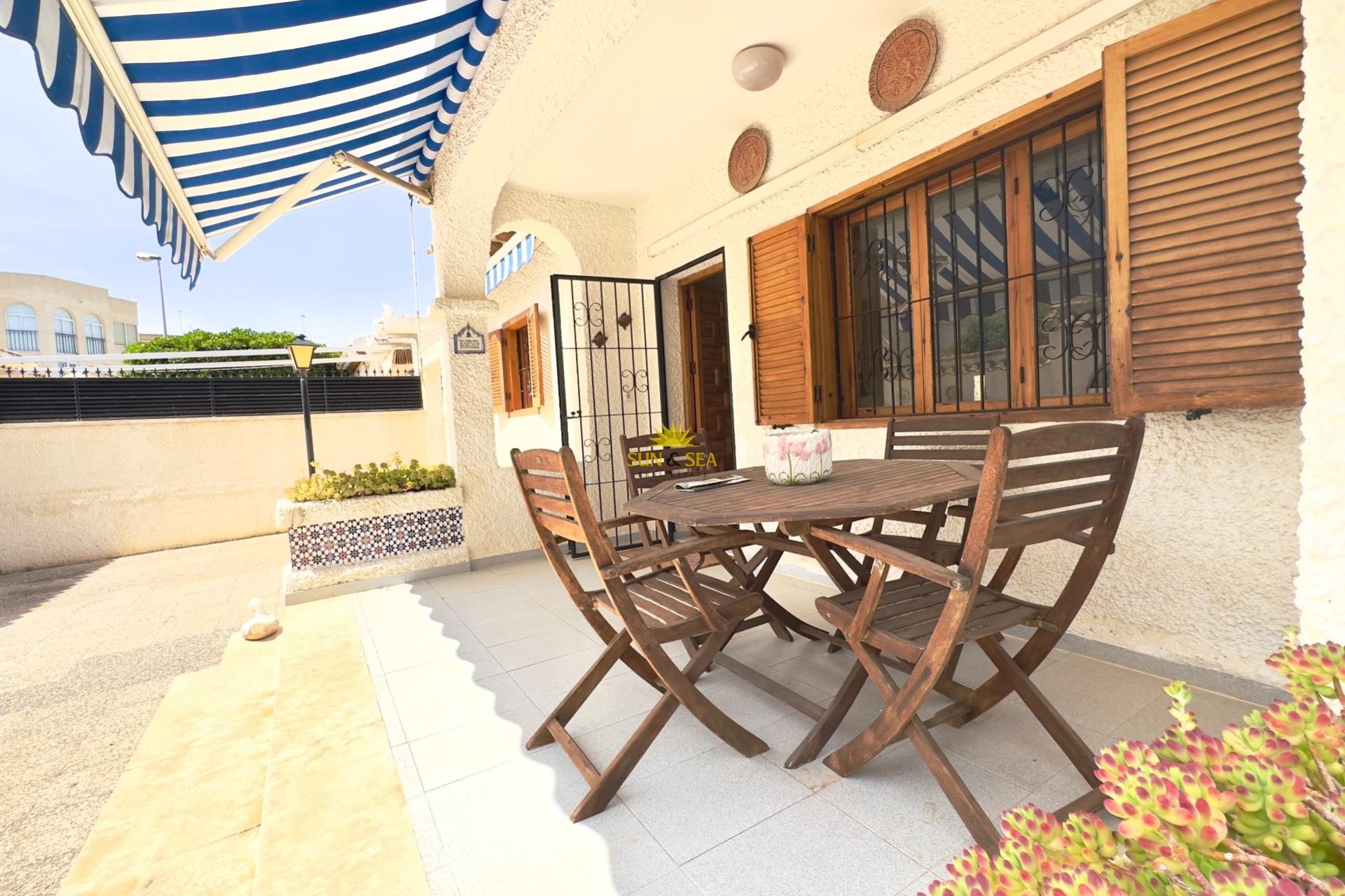 Перепродажа - Villa - Orihuela Costa - La Zenia
