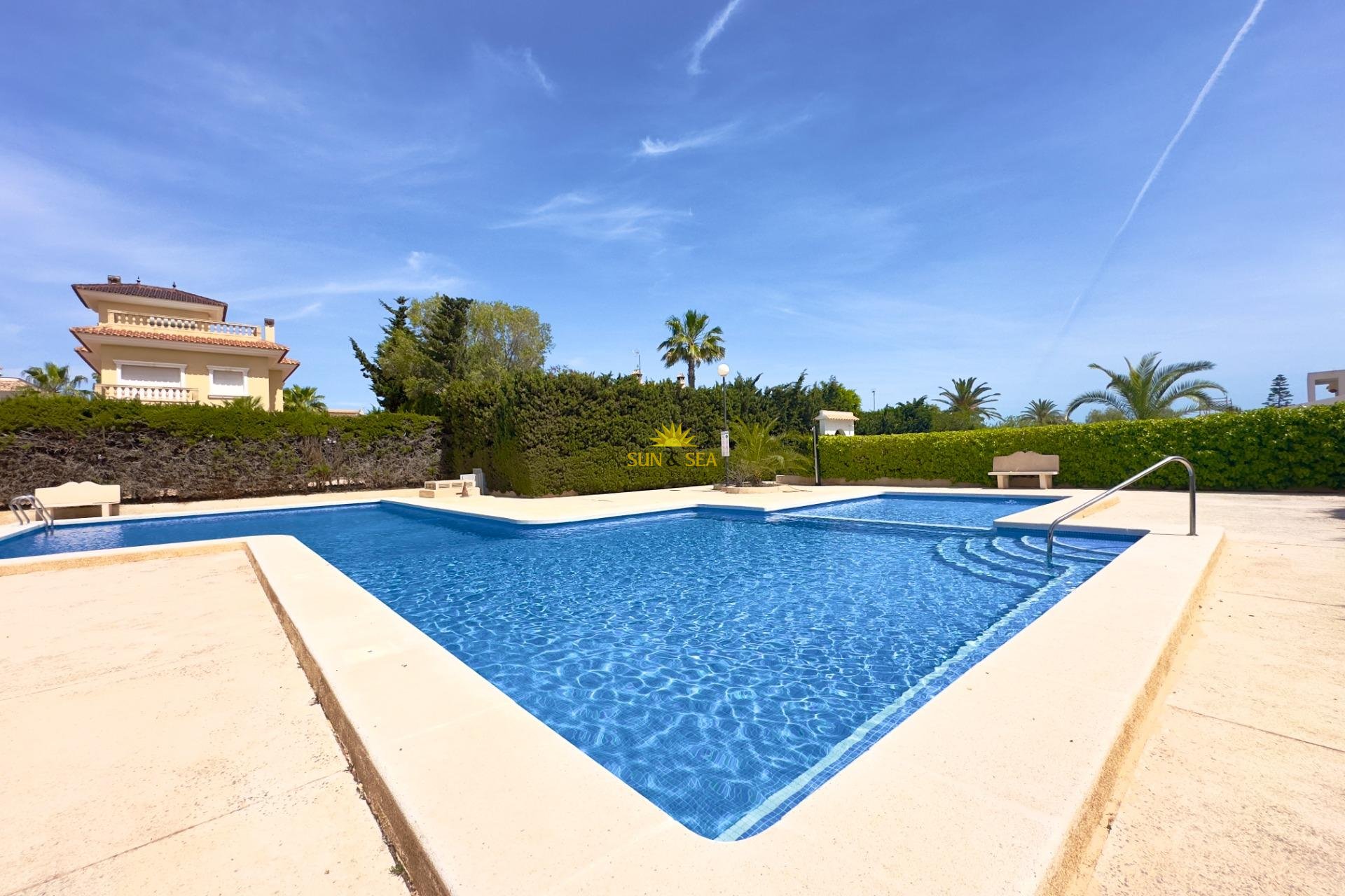 Перепродажа - Villa - Orihuela Costa - La Zenia