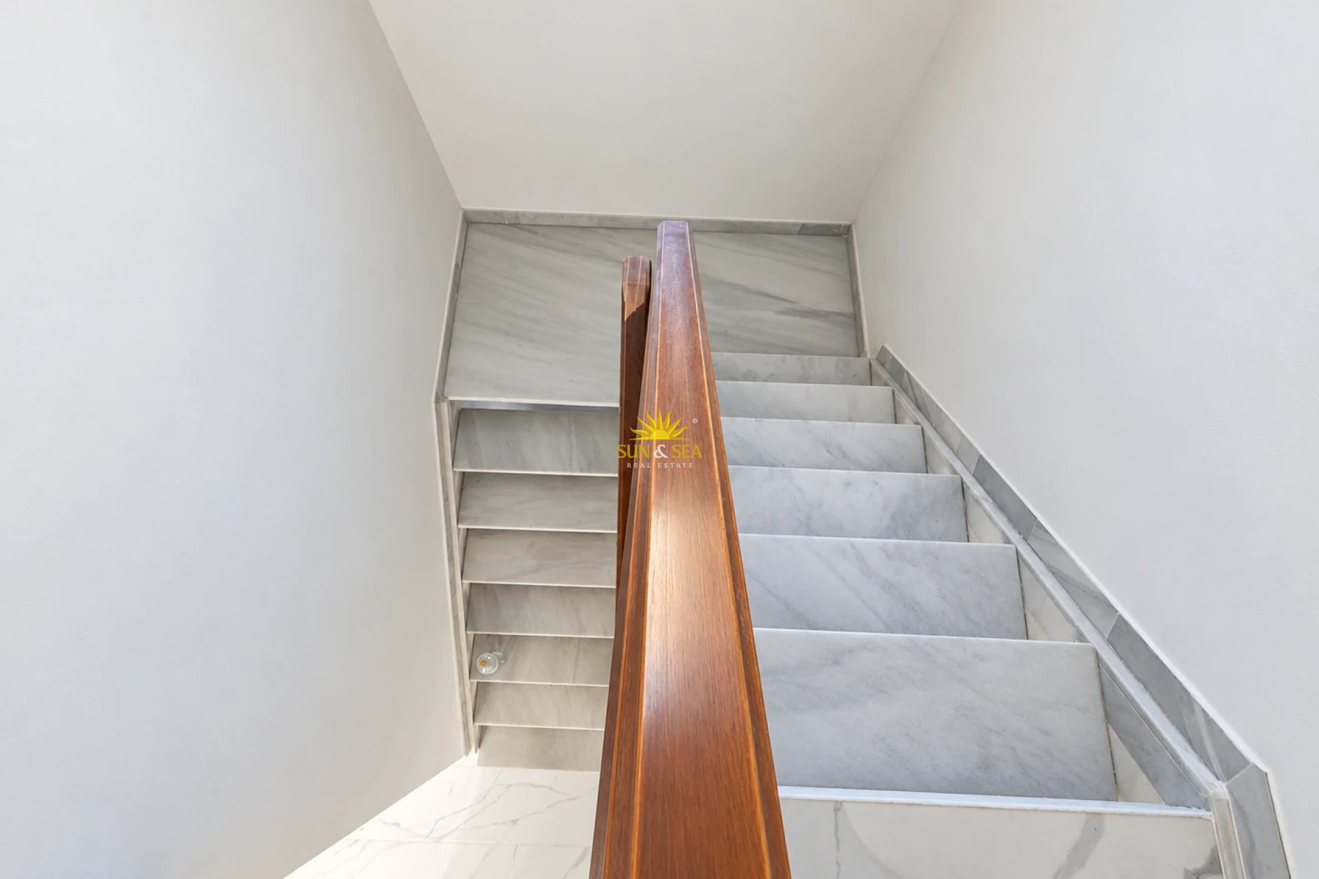 Перепродажа - Villa - Orihuela Costa