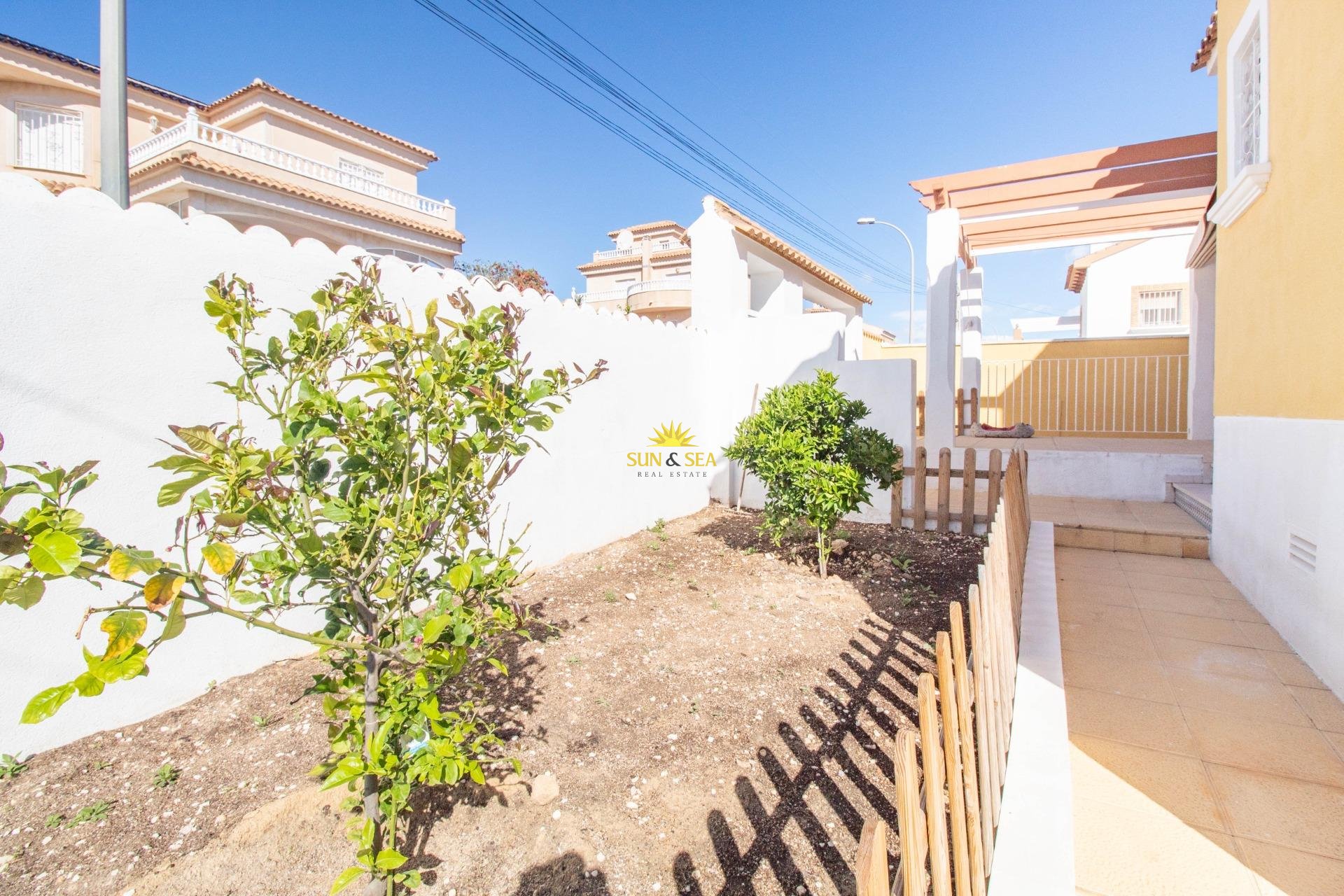 Перепродажа - Villa - San Miguel de Salinas - Blue Lagoon - El Galan