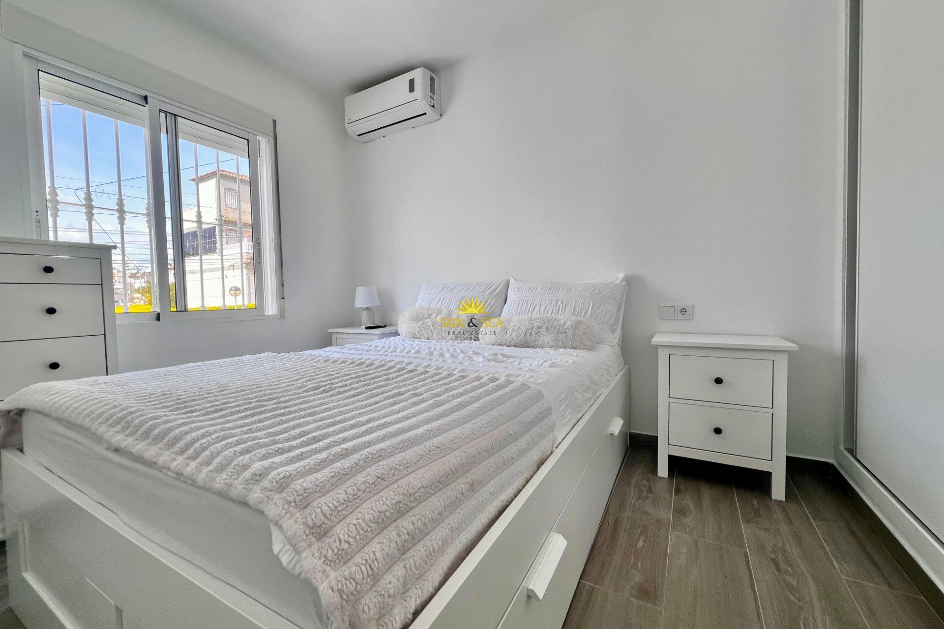 Перепродажа - Villa - San Miguel de Salinas - Las filipinas