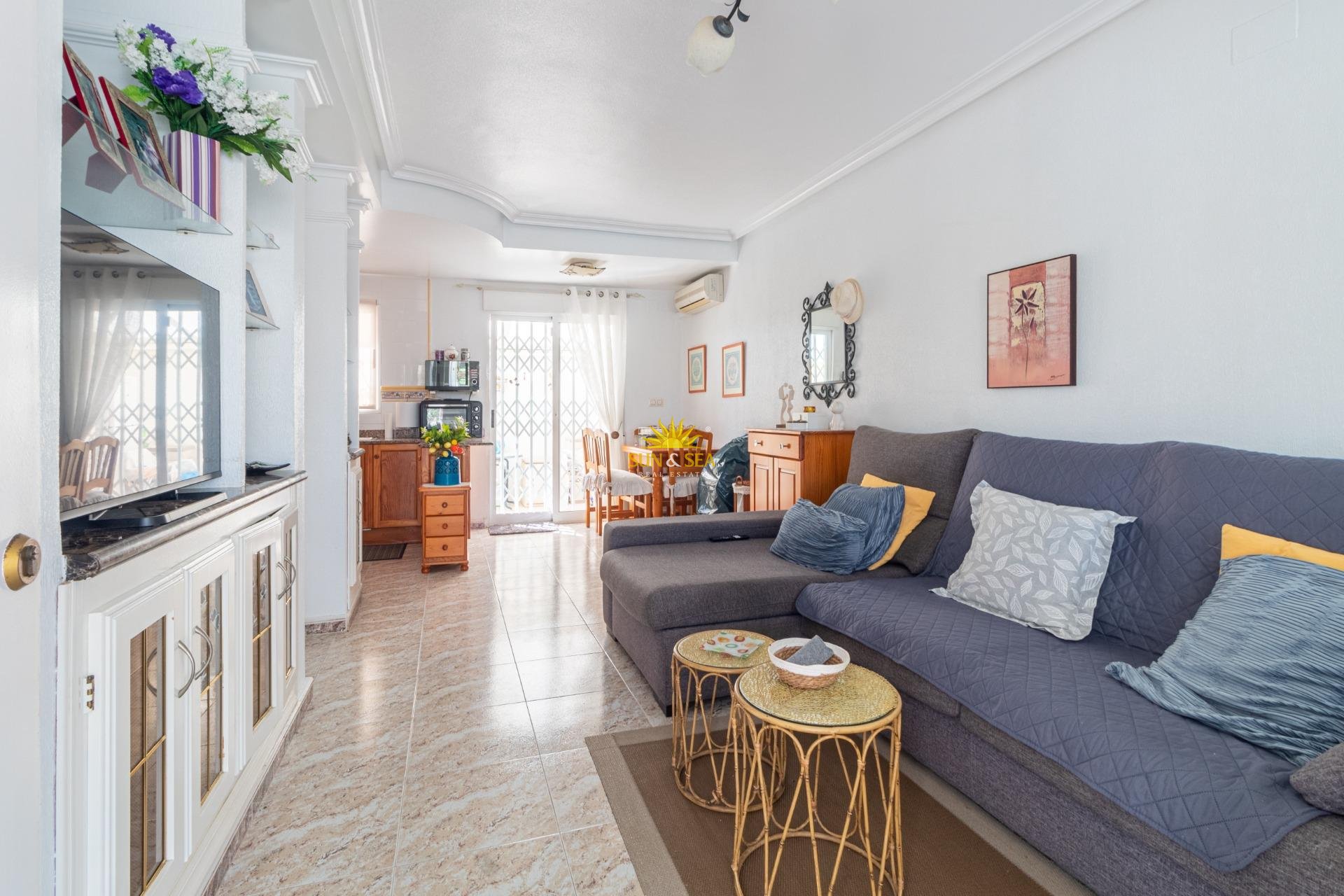 Перепродажа - Villa / Semi detached - Orihuela Costa - La Regia