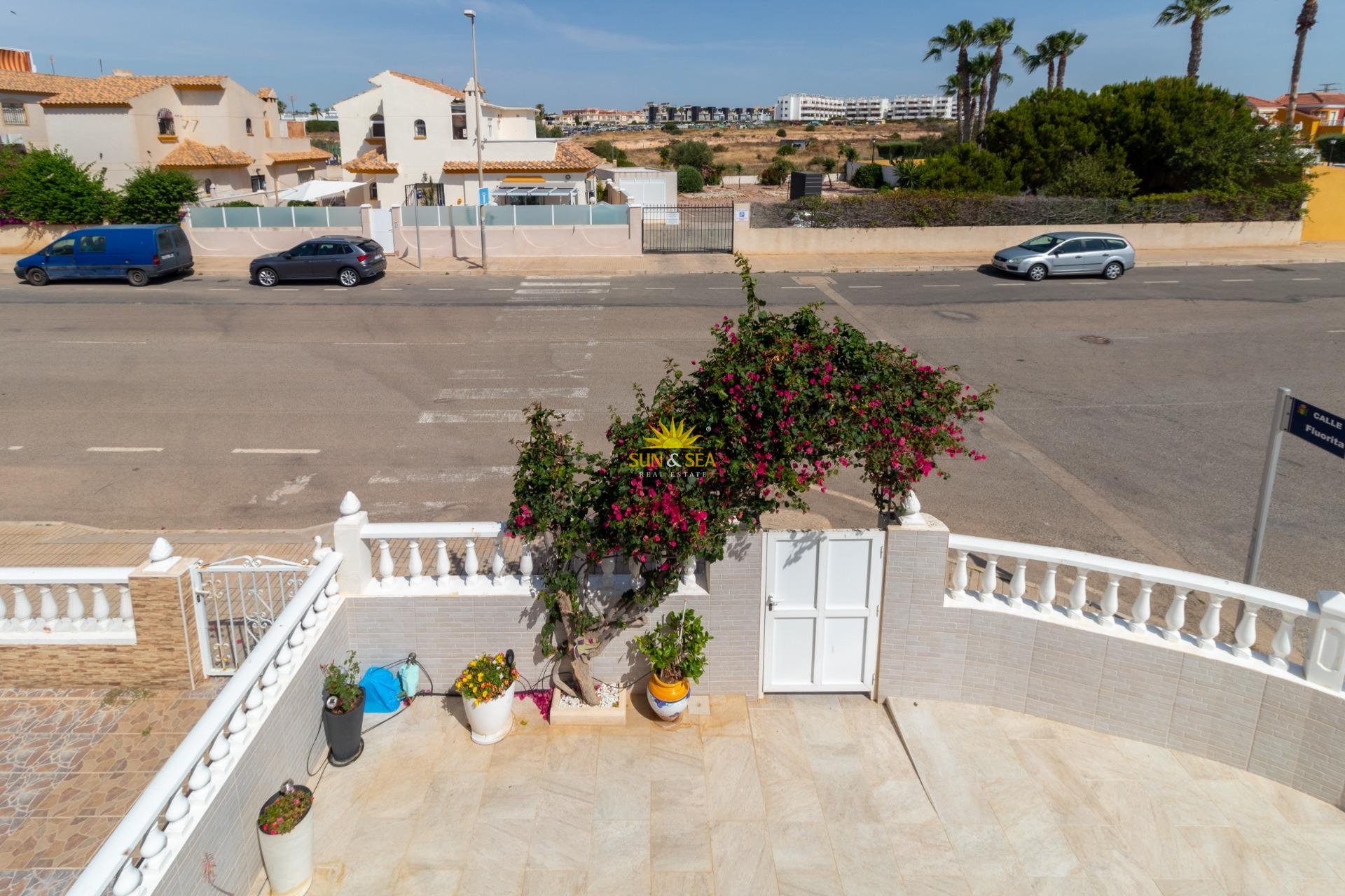 Перепродажа - Villa / Semi detached - Orihuela Costa - La Regia
