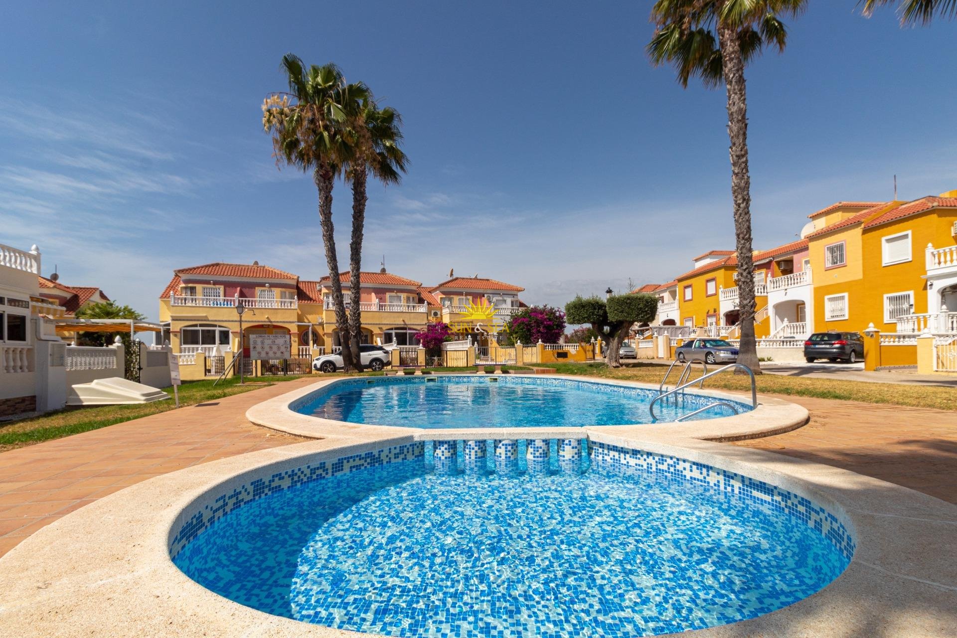 Перепродажа - Villa / Semi detached - Orihuela Costa - La Regia
