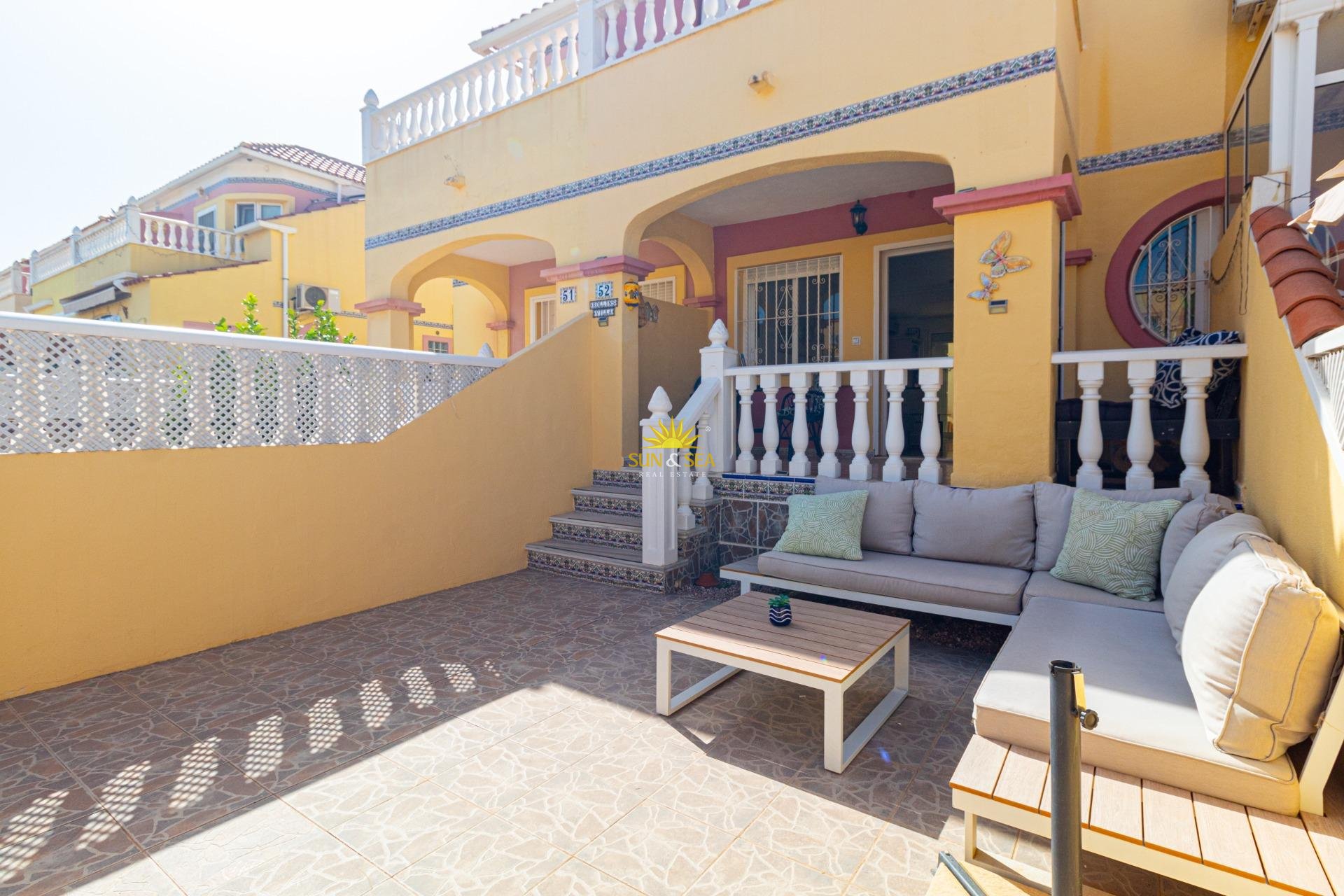 Перепродажа - Villa / Semi detached - Orihuela Costa - La Regia