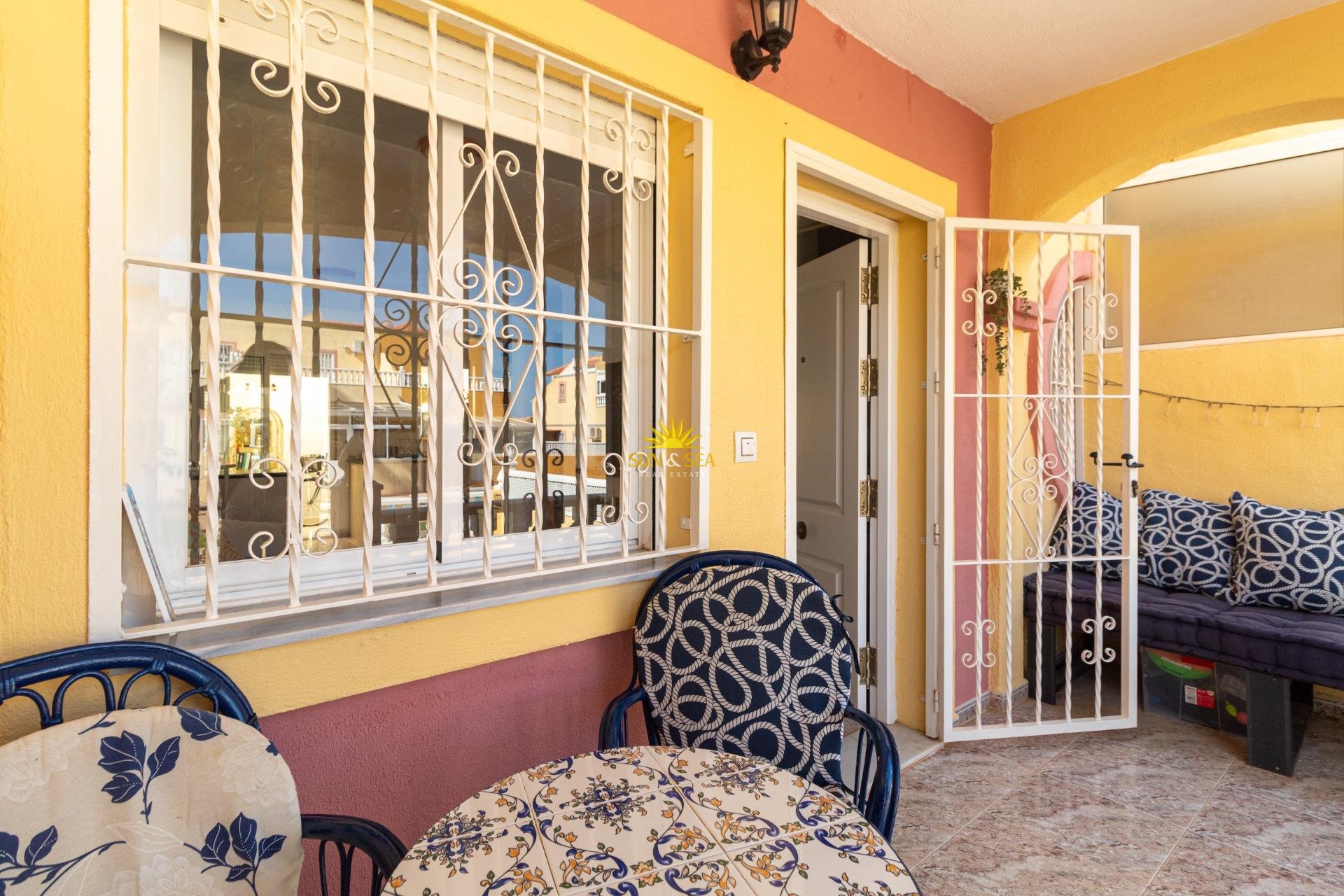 Перепродажа - Villa / Semi detached - Orihuela Costa - La Regia