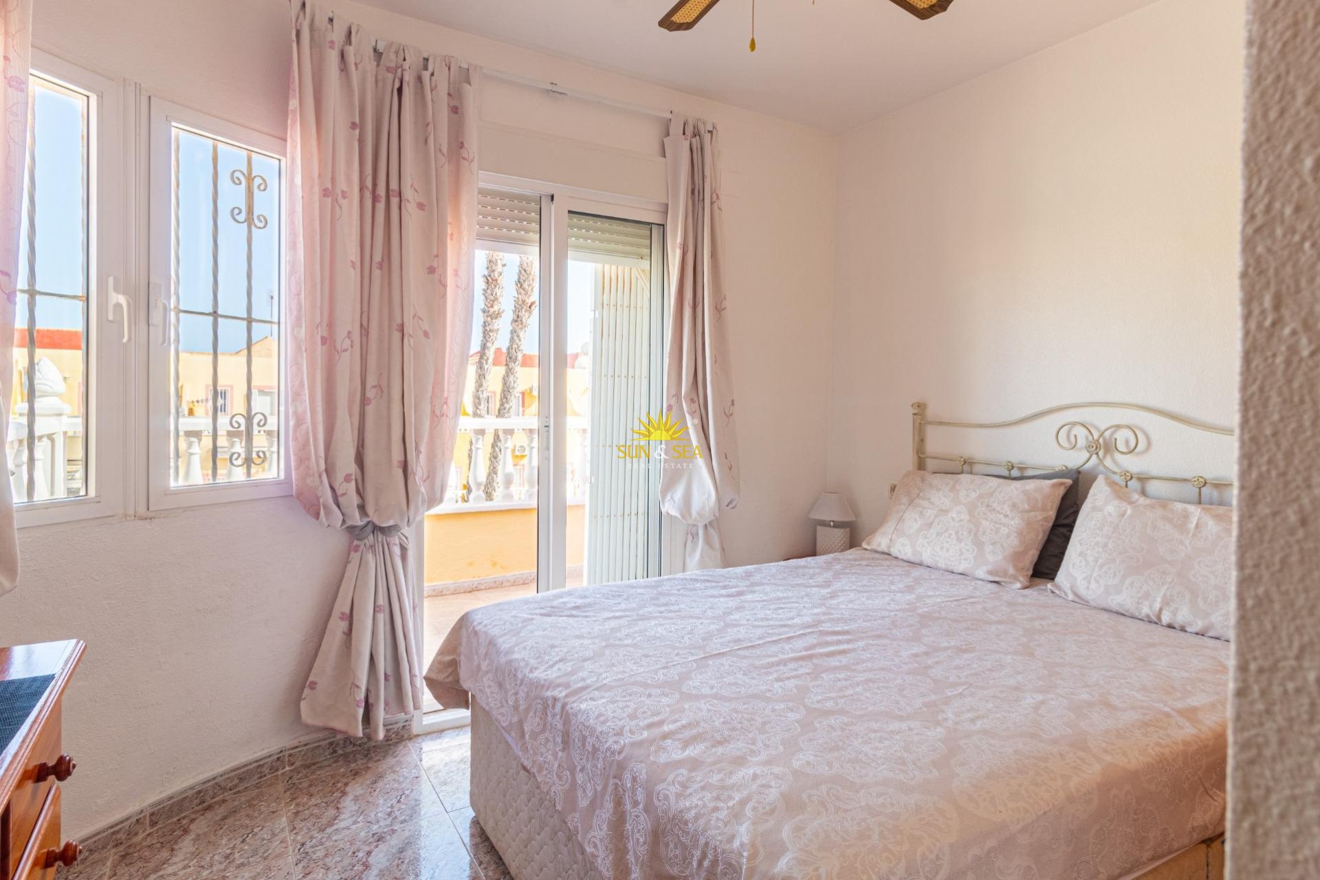 Перепродажа - Villa / Semi detached - Orihuela Costa - La Regia