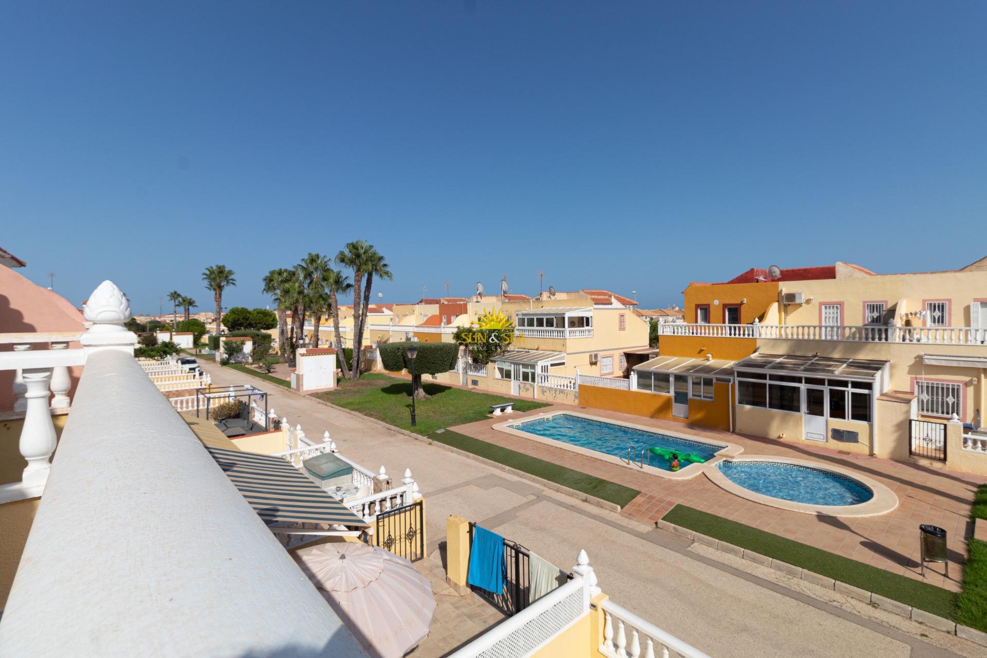 Перепродажа - Villa / Semi detached - Orihuela Costa - La Regia