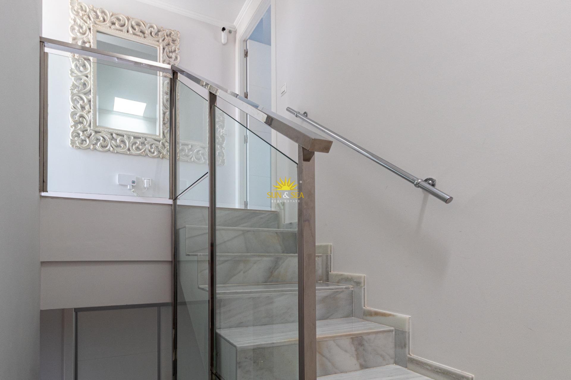 Перепродажа - Villa / Semi detached - Orihuela Costa - Lomas de Cabo Roig