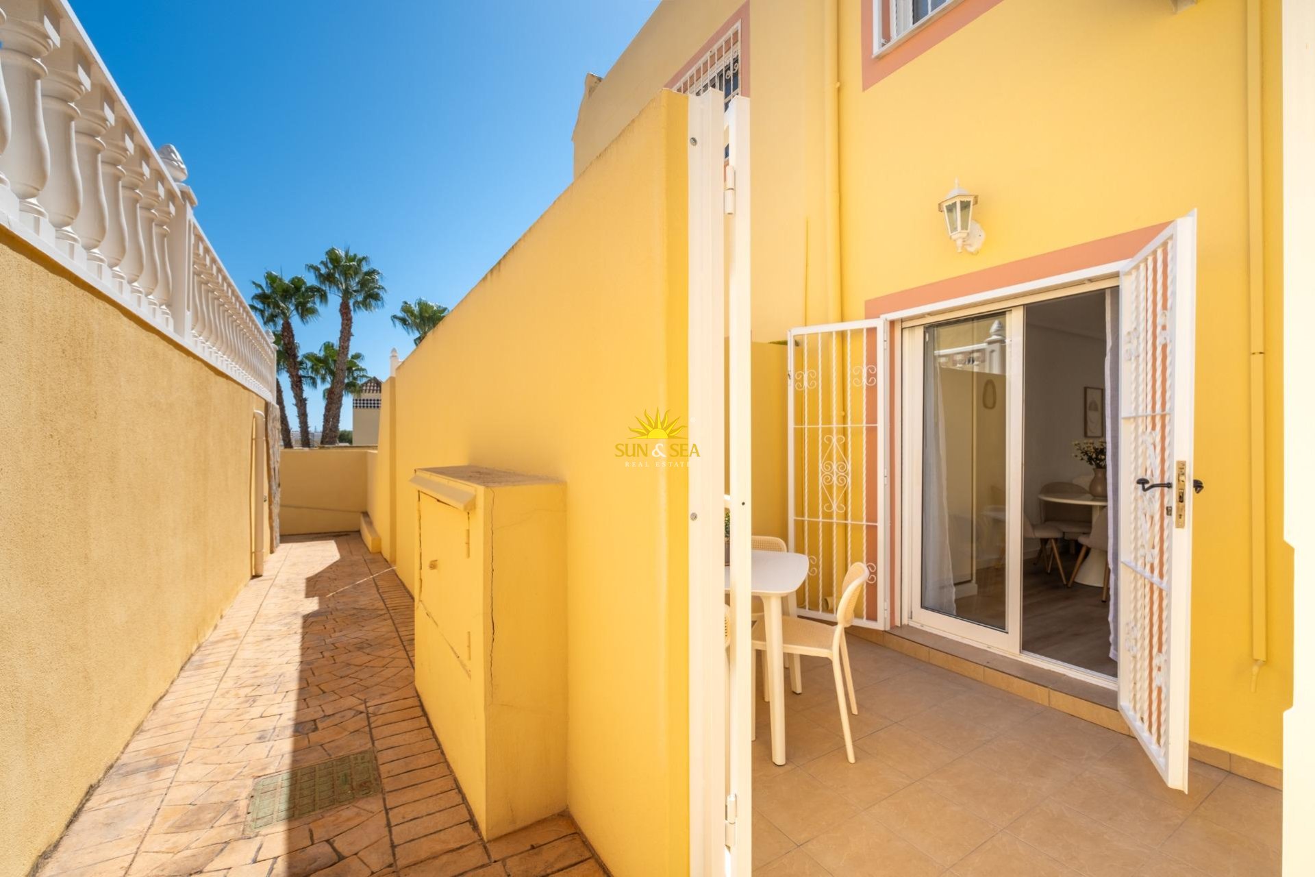 Перепродажа - Villa / Semi detached - Orihuela Costa - Lomas de Campoamor-Las Ramblas