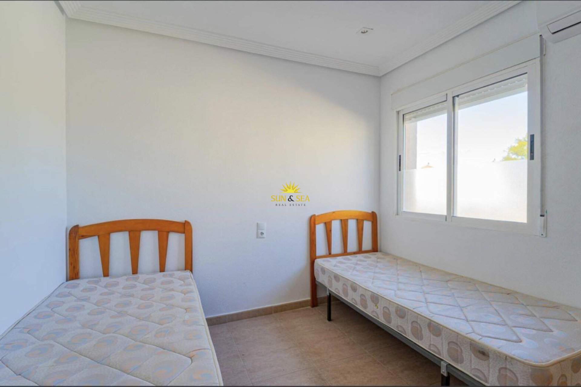 Перепродажа - Villa / Semi detached - Orihuela Costa - Los Altos