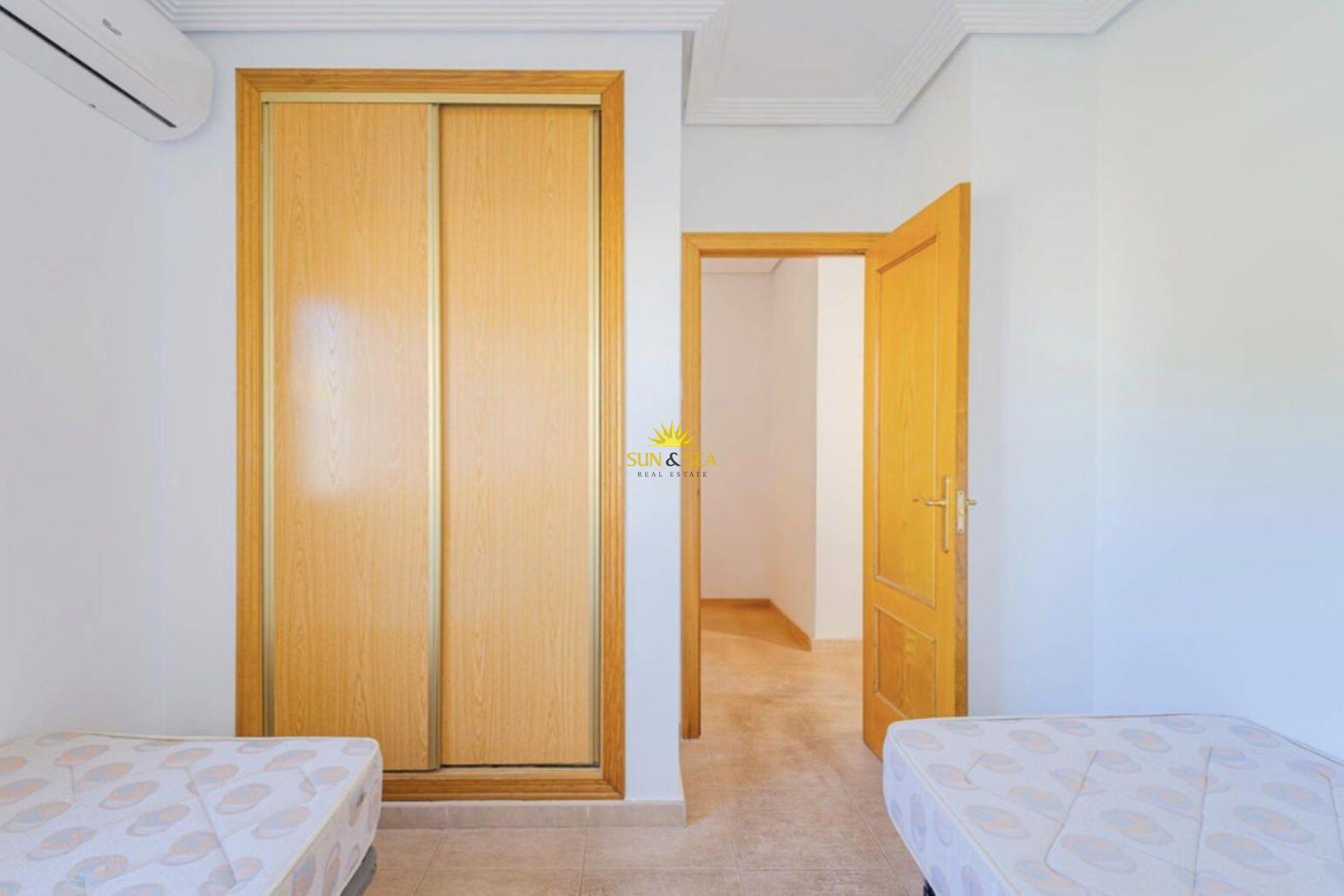 Перепродажа - Villa / Semi detached - Orihuela Costa - Los Altos
