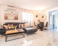 Перепродажа - Villa / Semi detached - Torrevieja - Acequion