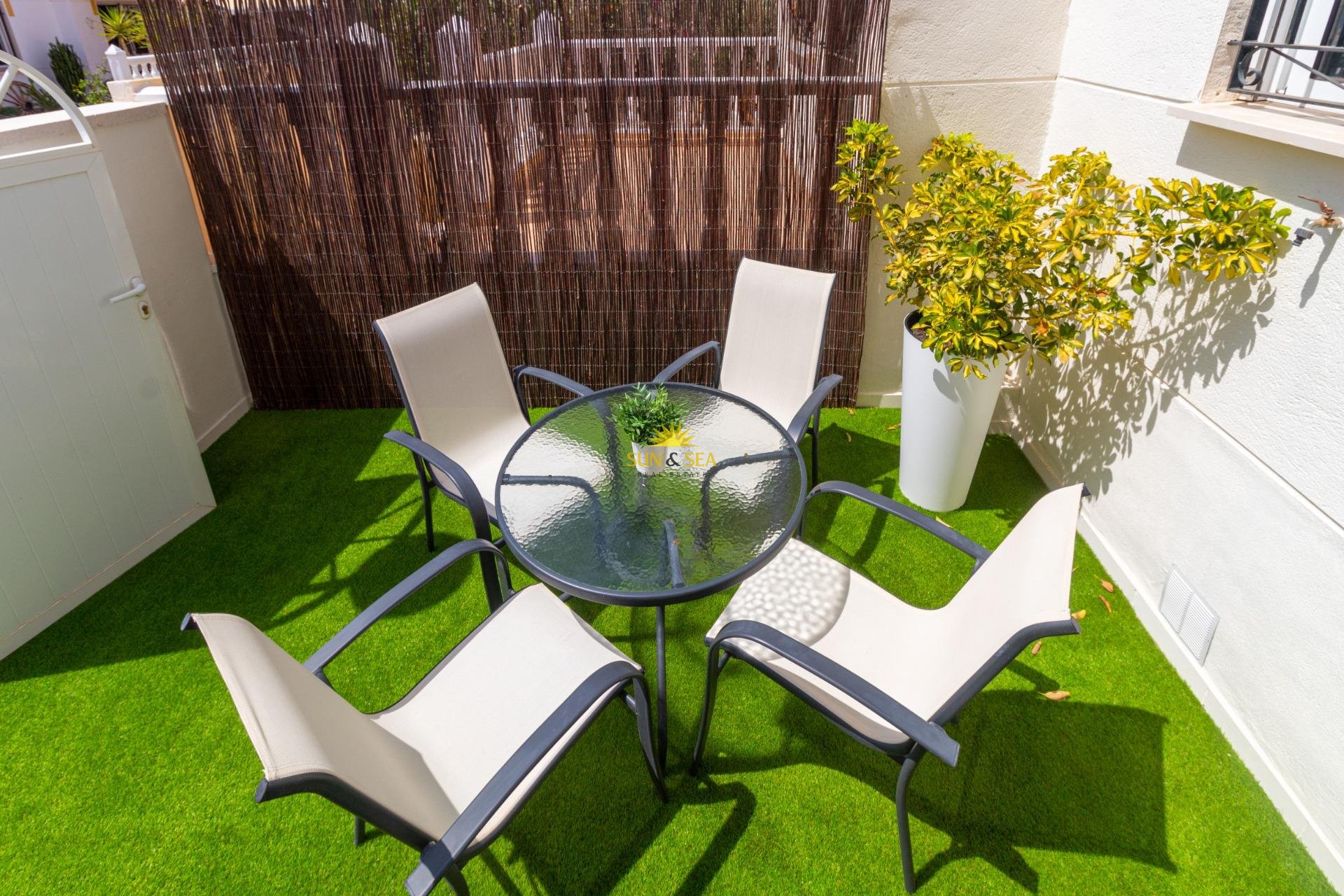 Перепродажа - Villa / Semi detached - Torrevieja - Los altos