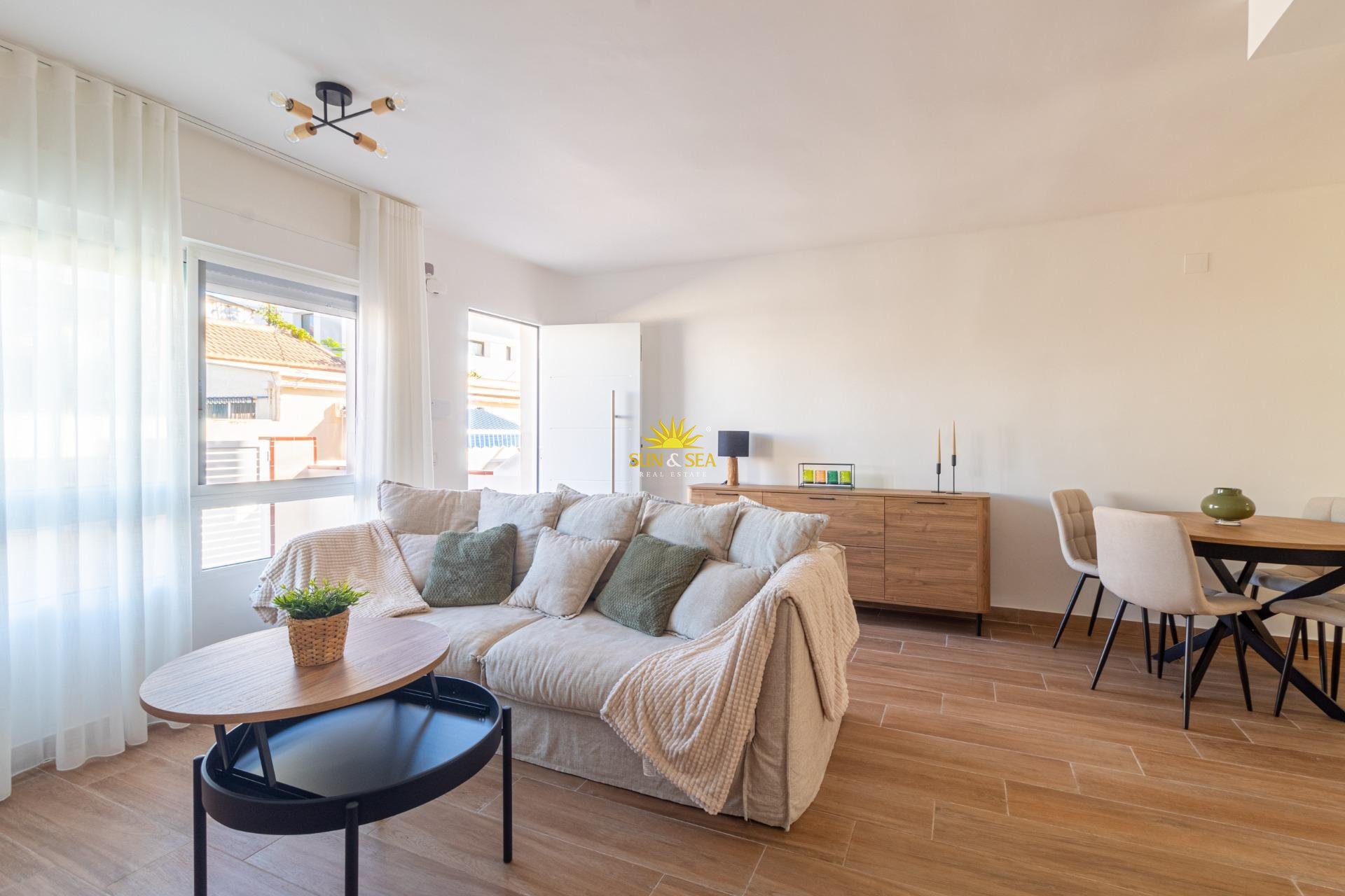 Перепродажа - Villa / Semi detached - Torrevieja - Los Frutales