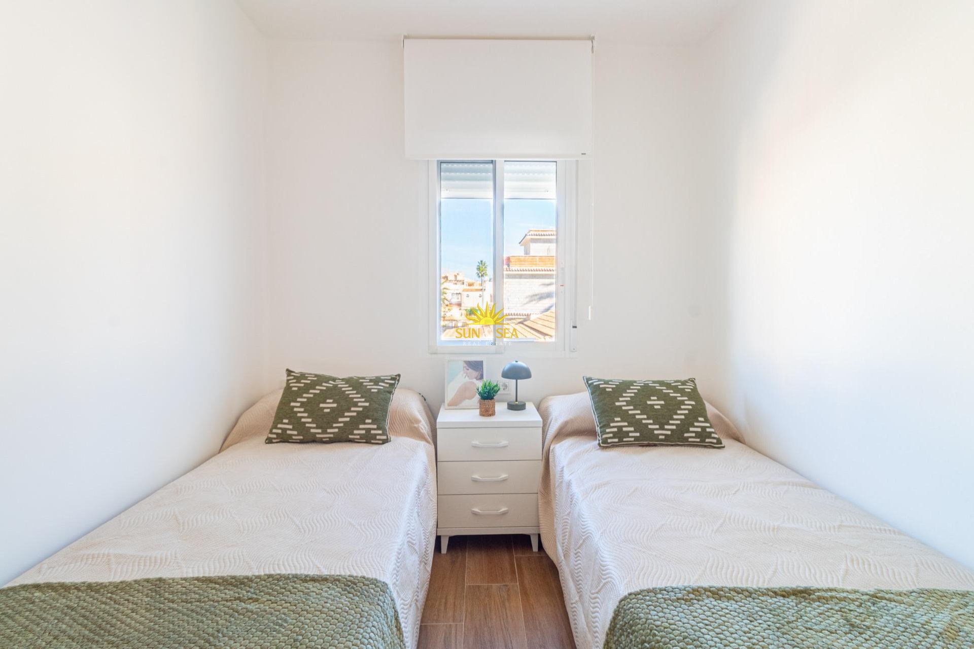 Перепродажа - Villa / Semi detached - Torrevieja - Los Frutales