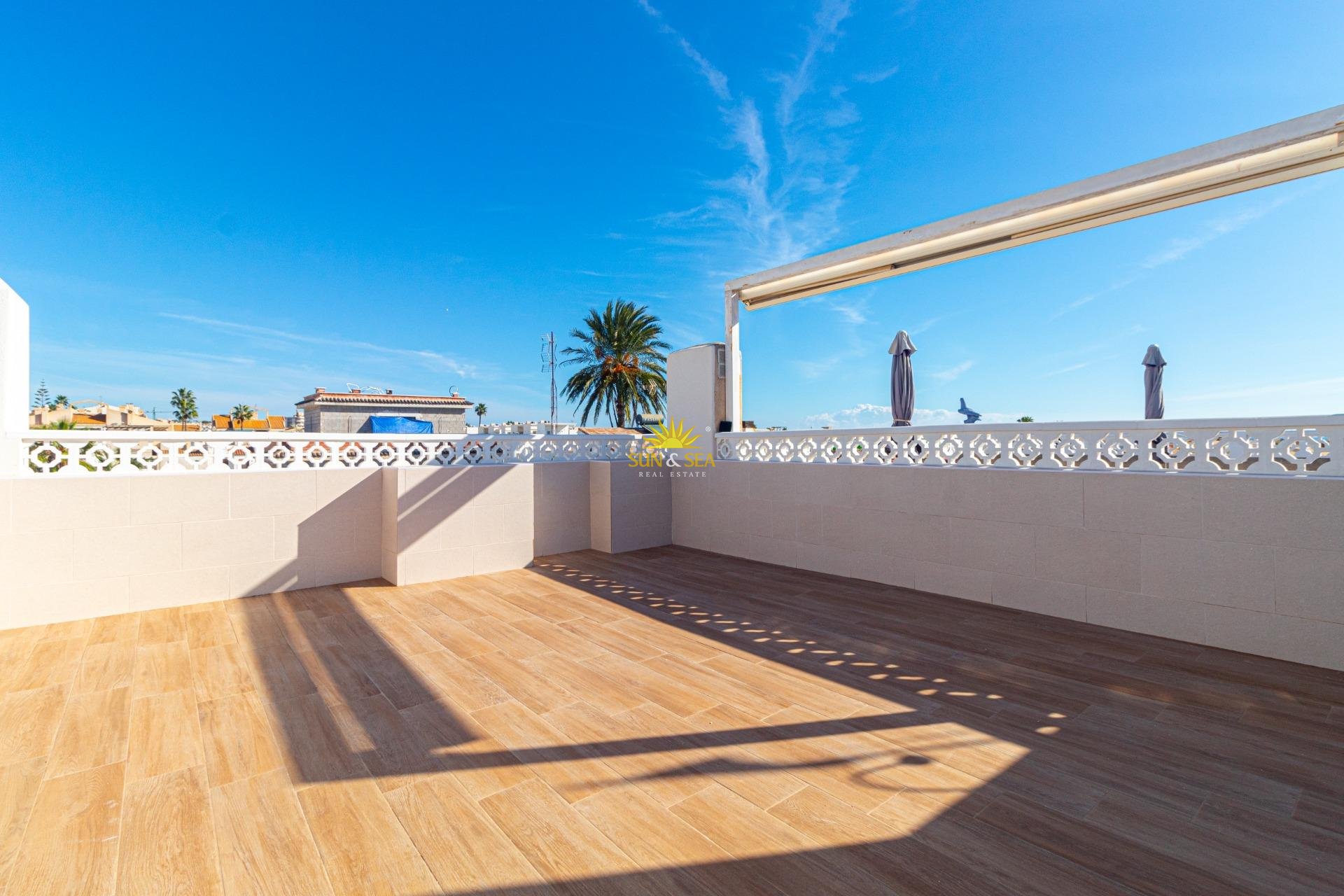 Перепродажа - Villa / Semi detached - Torrevieja - Los Frutales