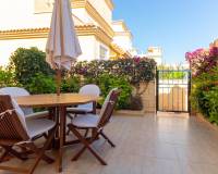 Перепродажа - Villa / Semi detached - Torrevieja - Punta prima