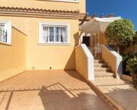 Перепродажа - Villa / Semi detached - Torrevieja - Punta prima