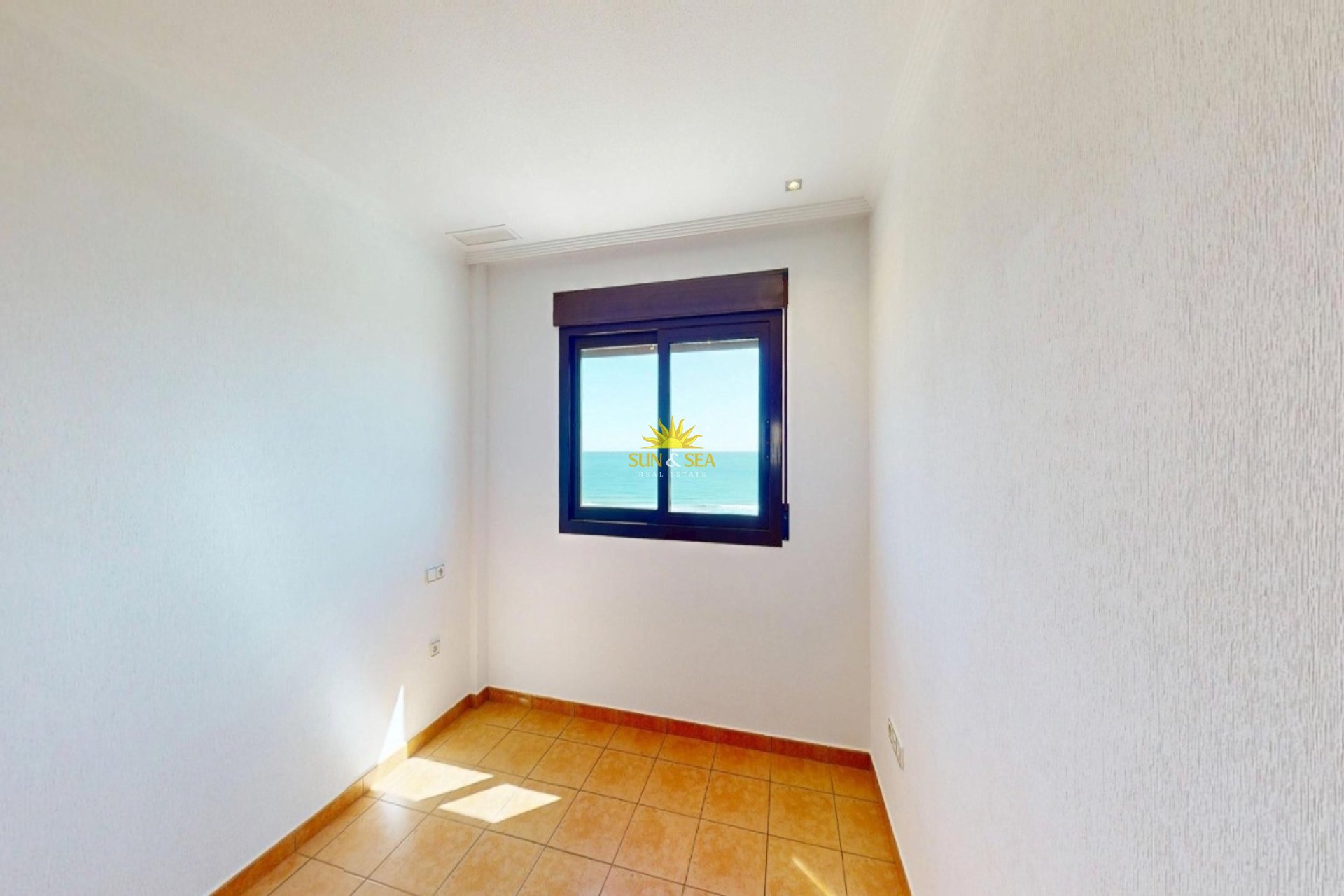 Resale - Apartment - Arenales del Sol